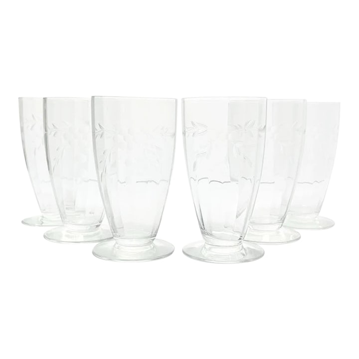 1950s Vintage 6 Etched Flower Optic Iced Tea or Tumbler Glasses: 1950s Vintage 6 Etched Flower Optic Iced Tea or Tumbler Glasses 5 3/8" 12oz No chips, cracks, or fleabites. Height 5 3/8" Length (Opening) 3" Holds 12oz Circa 1950-60s Condition: Alterations:
