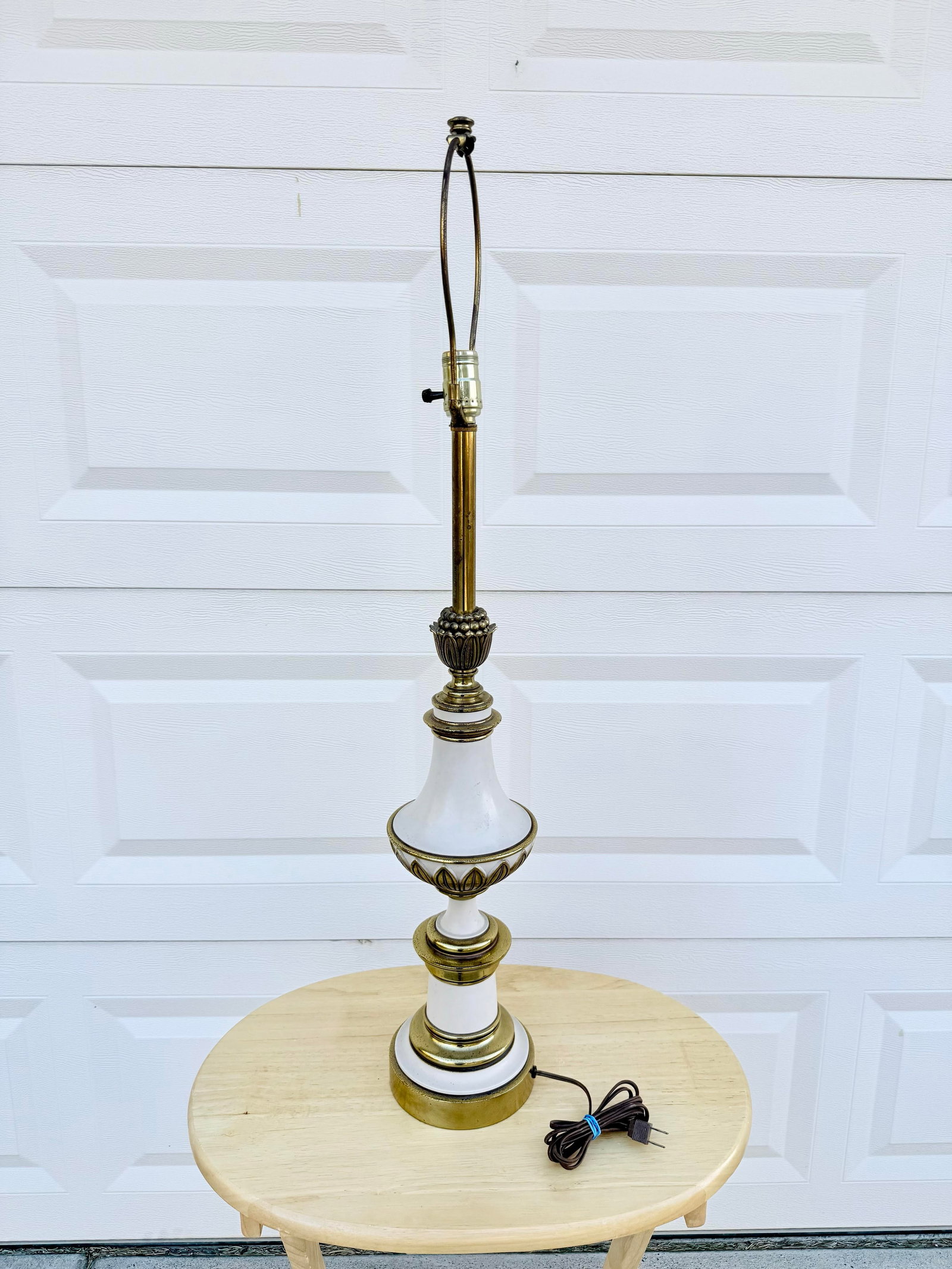 Vintage Brass and Glazed Metal Mid Century Lamp - 9