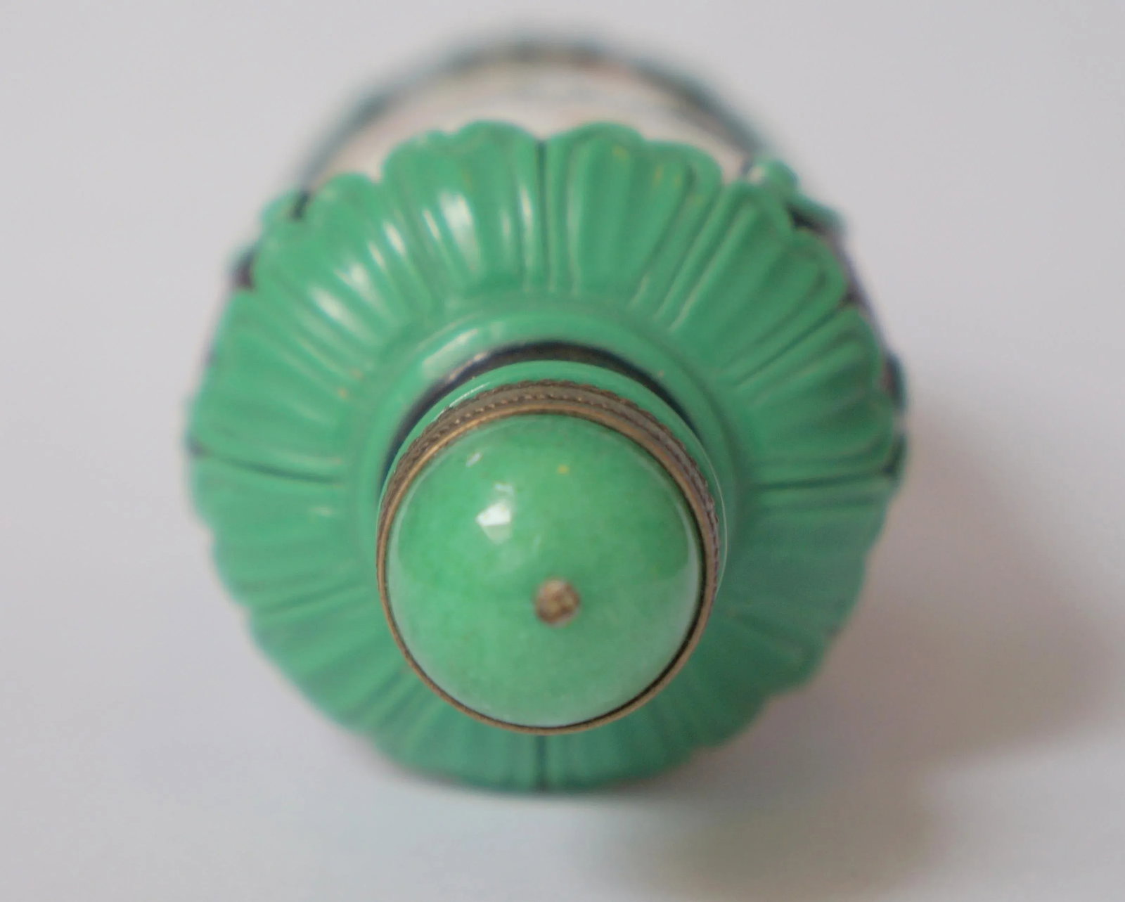 1990s Beijing Glass Snuff Bottle With Floral Painting - 11