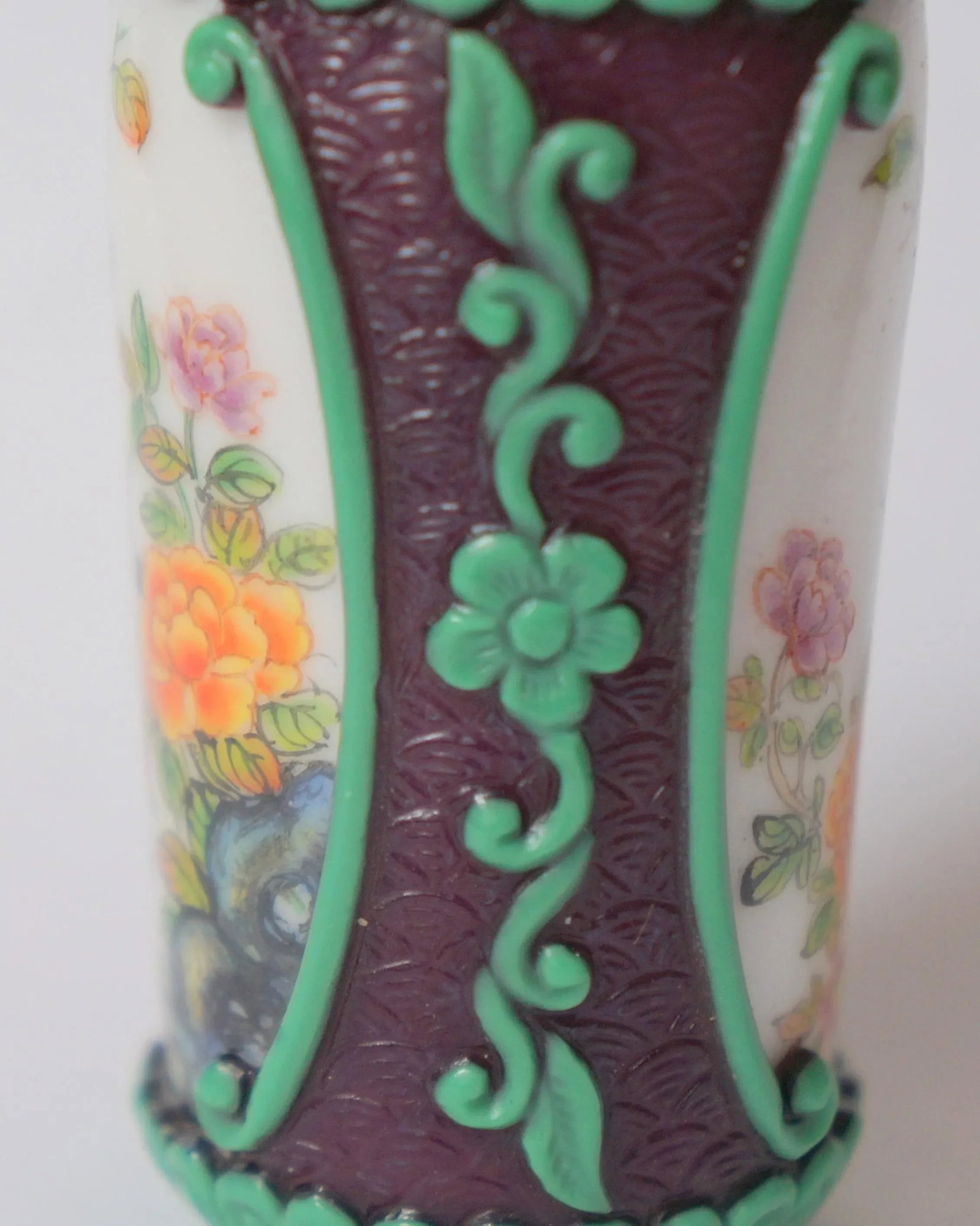 1990s Beijing Glass Snuff Bottle With Floral Painting - 6