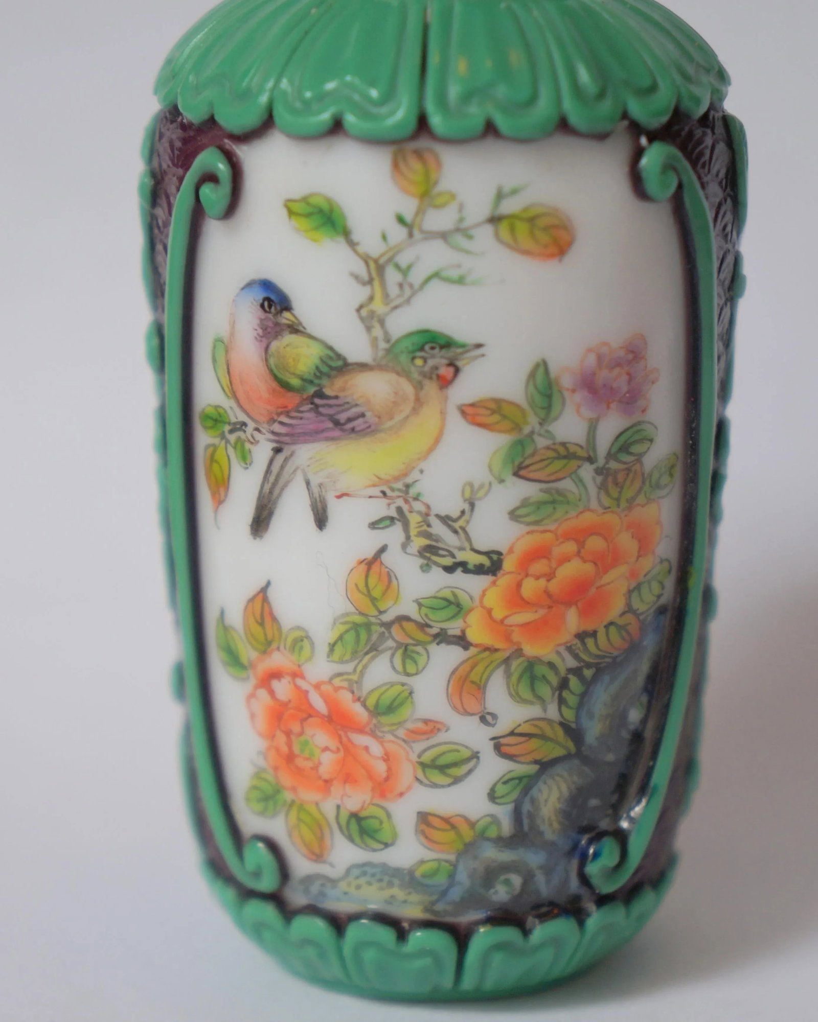 1990s Beijing Glass Snuff Bottle With Floral Painting - 8
