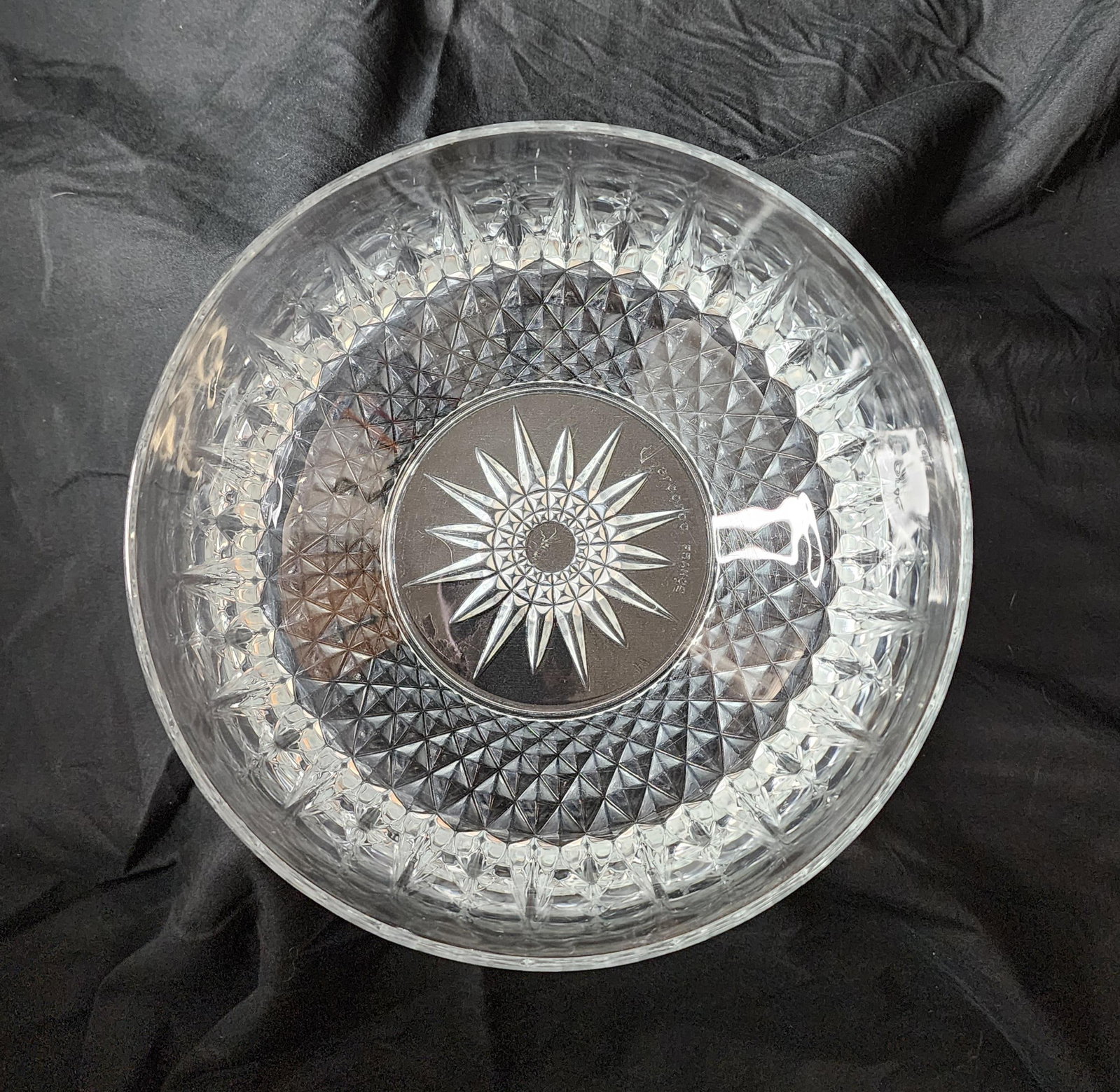 1960s Mid-Century Modern Arcoroc France Vintage 8" Serving Bowl Clear Cut Crystal Diamant Pattern - - 3