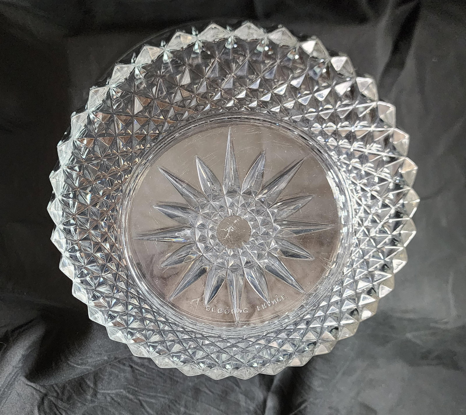 1960s Mid-Century Modern Arcoroc France Vintage 8" Serving Bowl Clear Cut Crystal Diamant Pattern - - 6