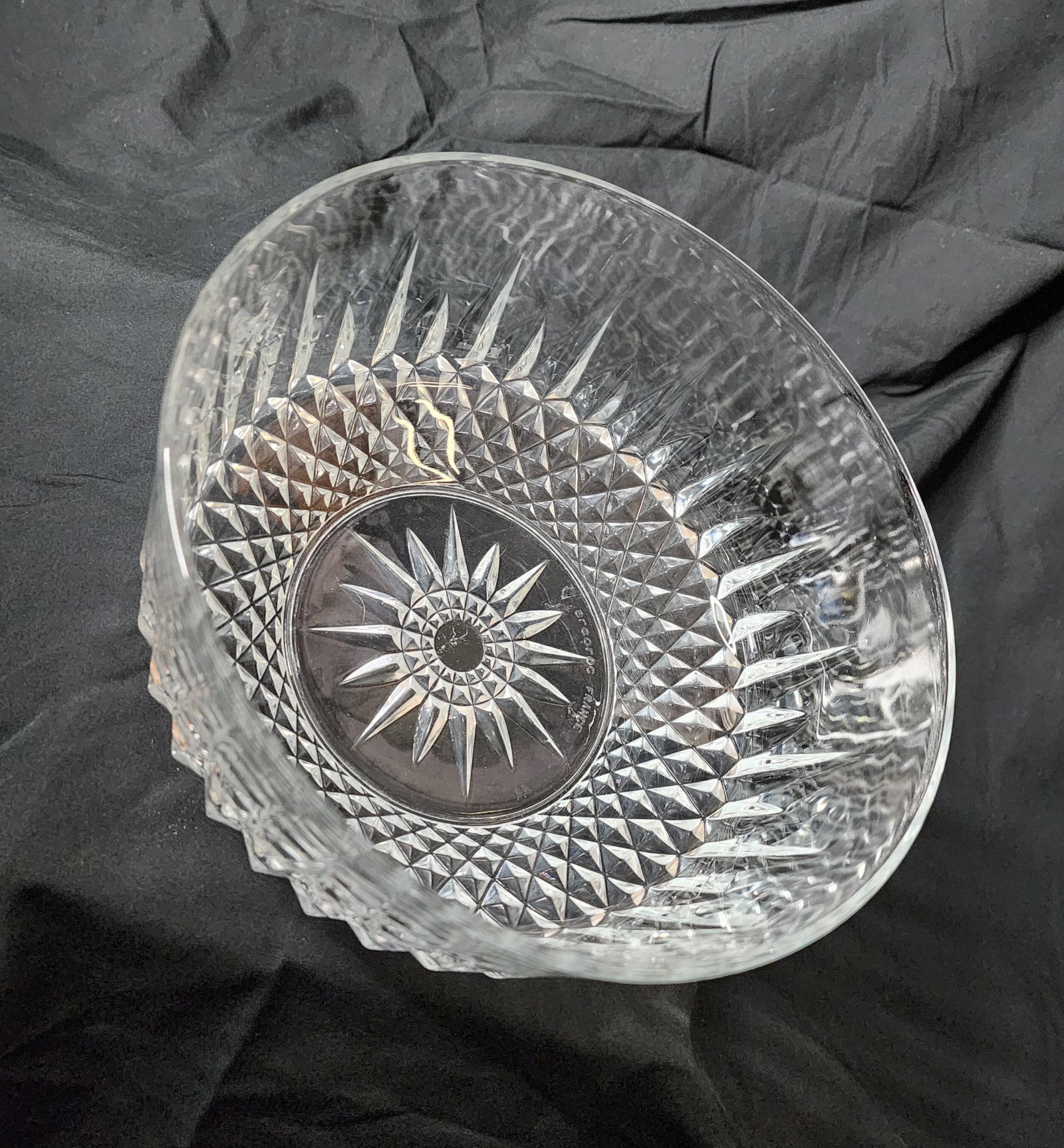 1960s Mid-Century Modern Arcoroc France Vintage 8" Serving Bowl Clear Cut Crystal Diamant Pattern - - 8