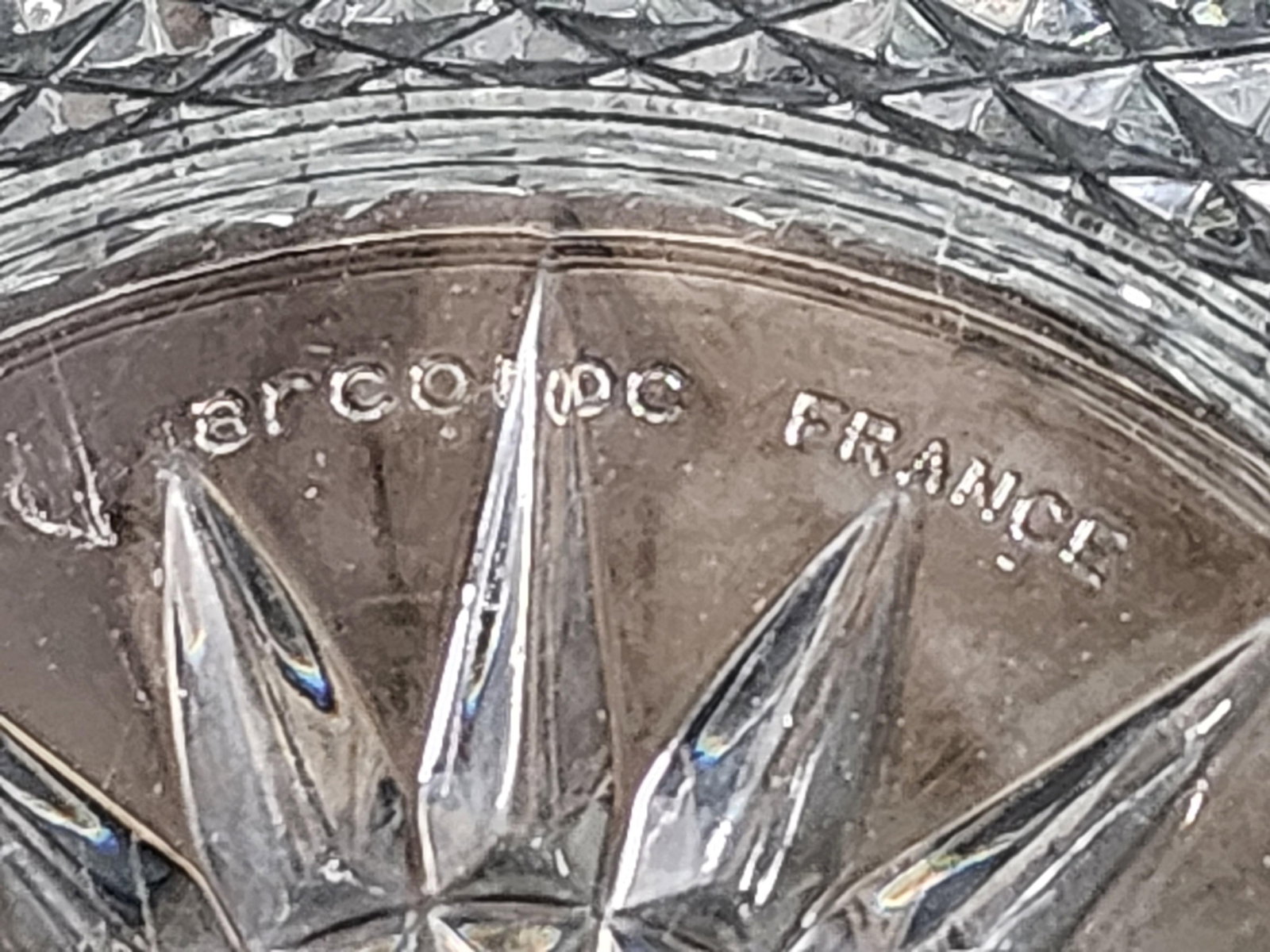1960s Mid-Century Modern Arcoroc France Vintage 8" Serving Bowl Clear Cut Crystal Diamant Pattern - - 9