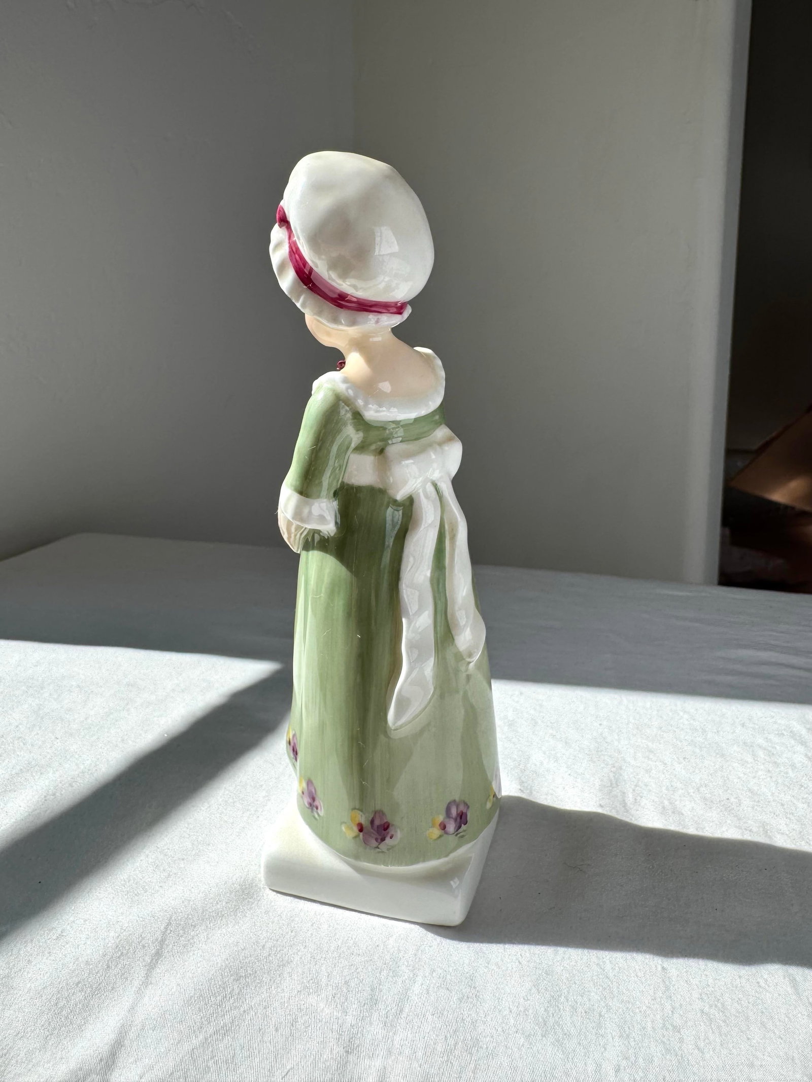 1970s Royal Doulton Figurine ~ "Ruth" ~ Hn 2799 - 3