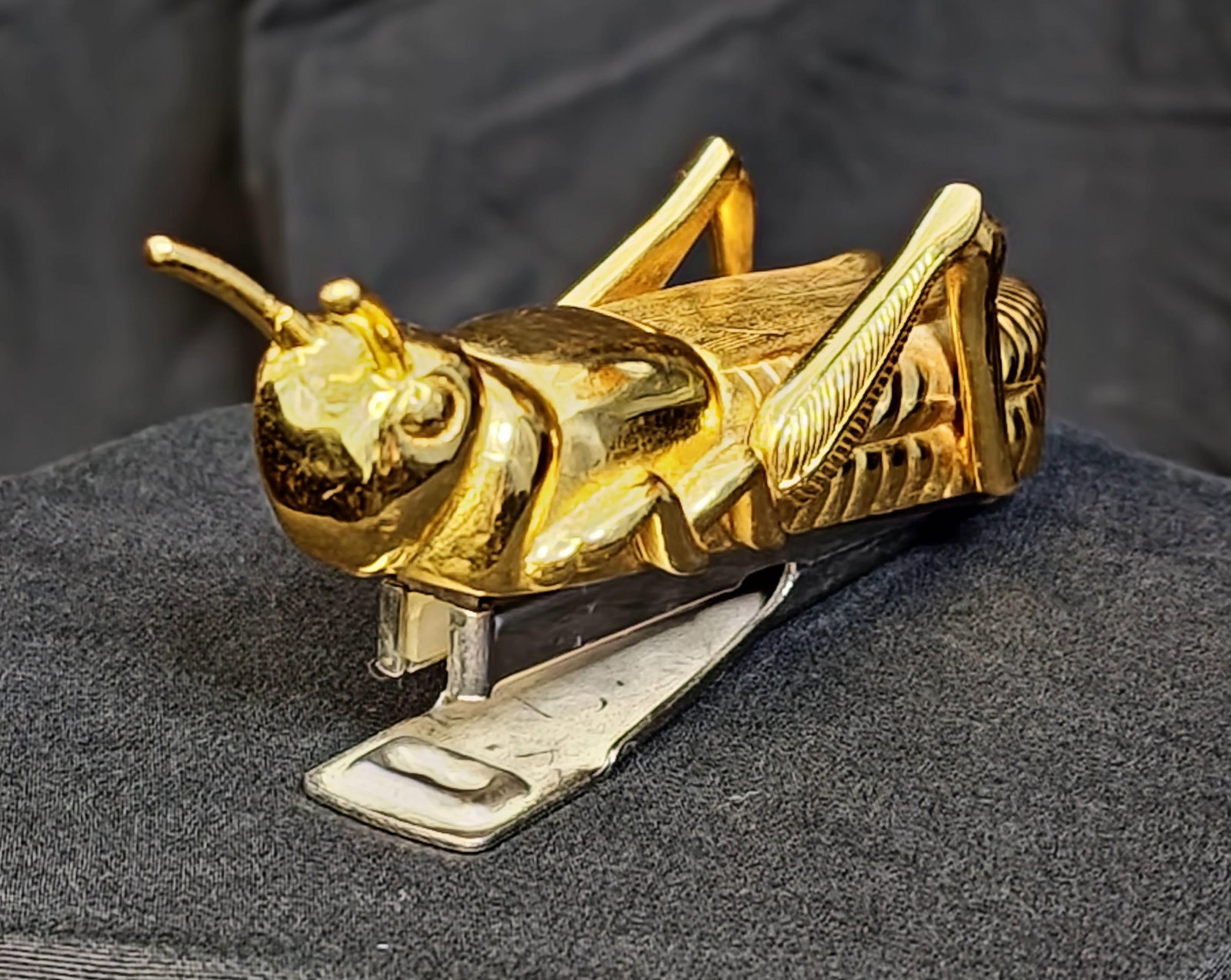 1978 Rexel Bambi Vintage Collectible 24k G.P.St Lucky Grasshopper Stapler - 4