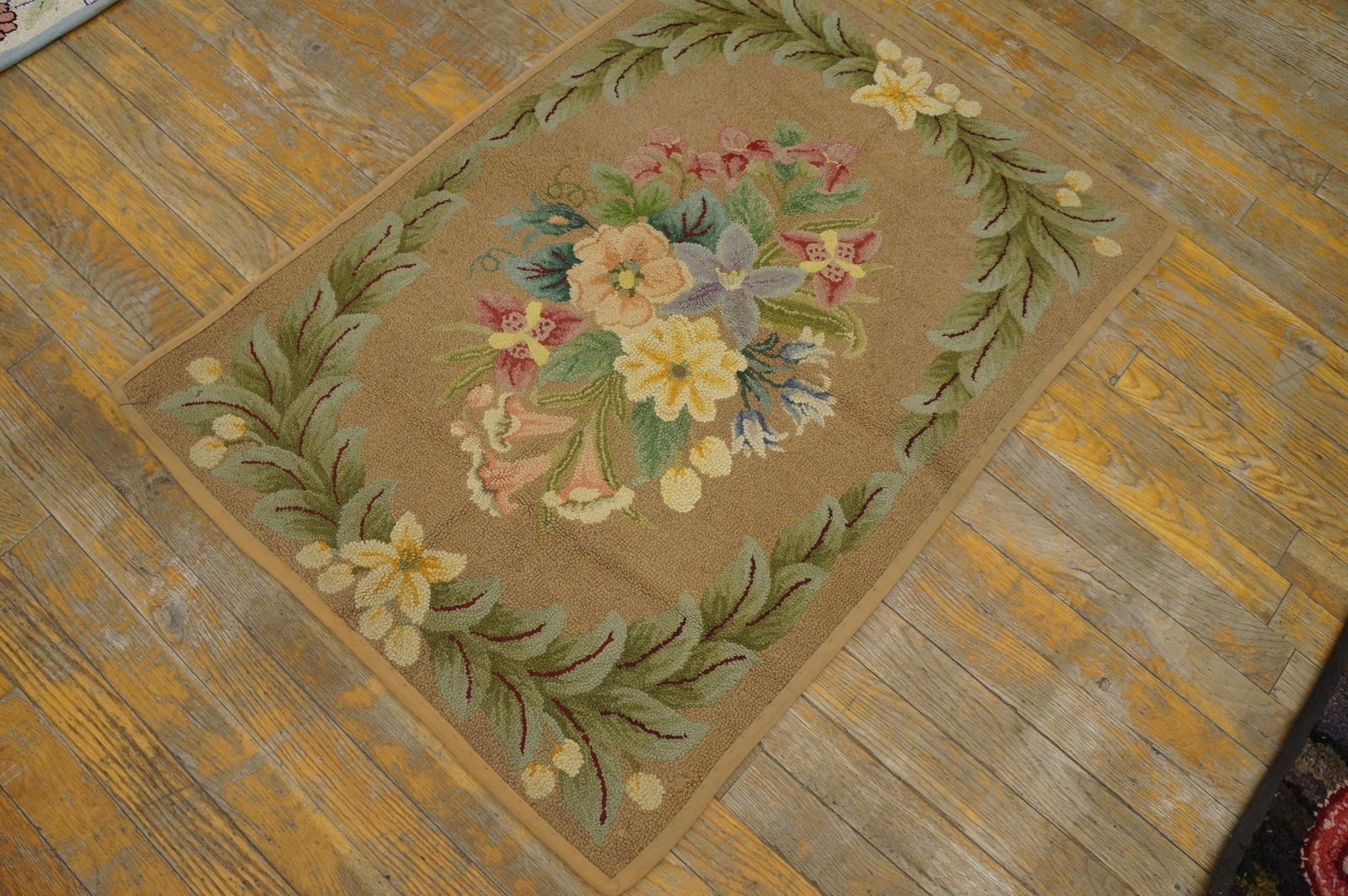 1930s Tan Taupe Floral Folk Art Antique American Hooked Rug 2'3" X 3'1" Handknotted Wool Carpet - 4