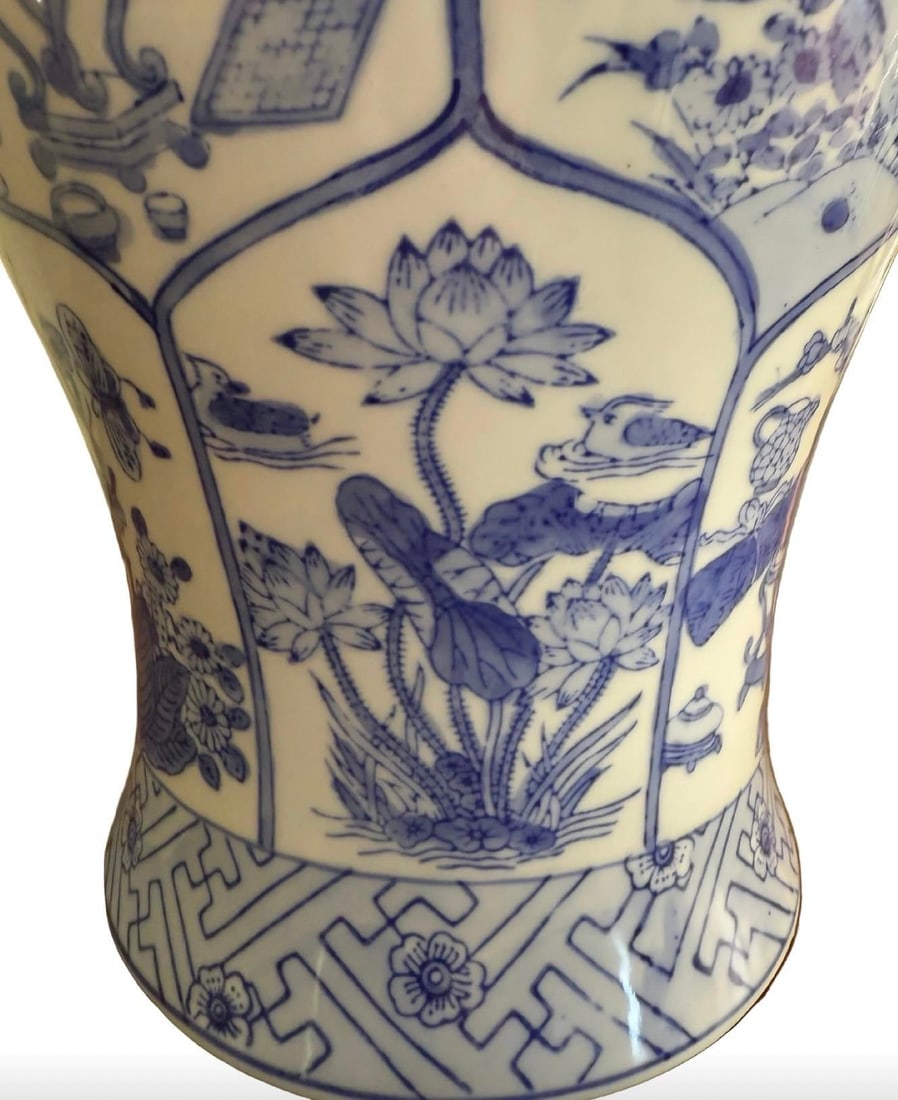 Large Vintage Baluster Form Blue and White Honeycomb Chinoiserie Vase With Fitted Lid - 10