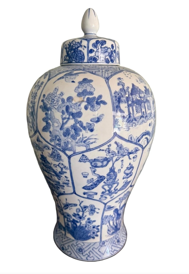 Large Vintage Baluster Form Blue and White Honeycomb Chinoiserie Vase With Fitted Lid - 2