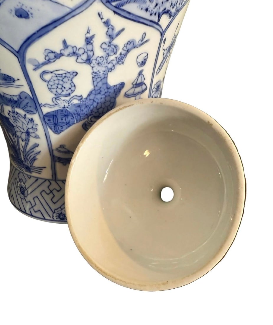 Large Vintage Baluster Form Blue and White Honeycomb Chinoiserie Vase With Fitted Lid - 8