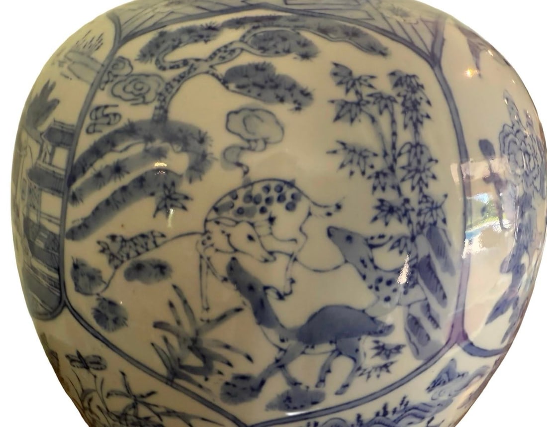 Large Vintage Baluster Form Blue and White Honeycomb Chinoiserie Vase With Fitted Lid - 9