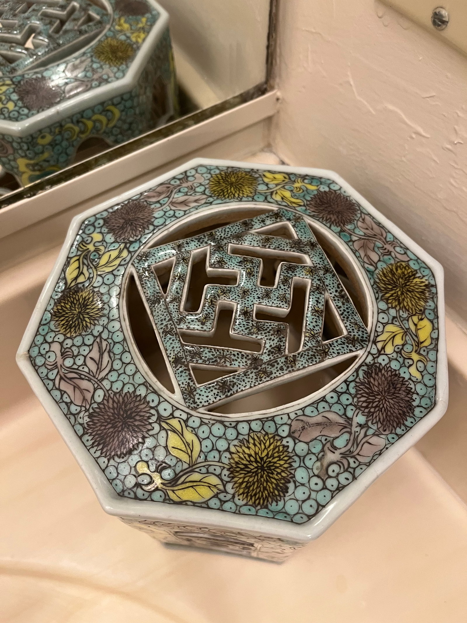 17th Century Beautiful Chinese Porcelain Incense Burner - Censer - 3