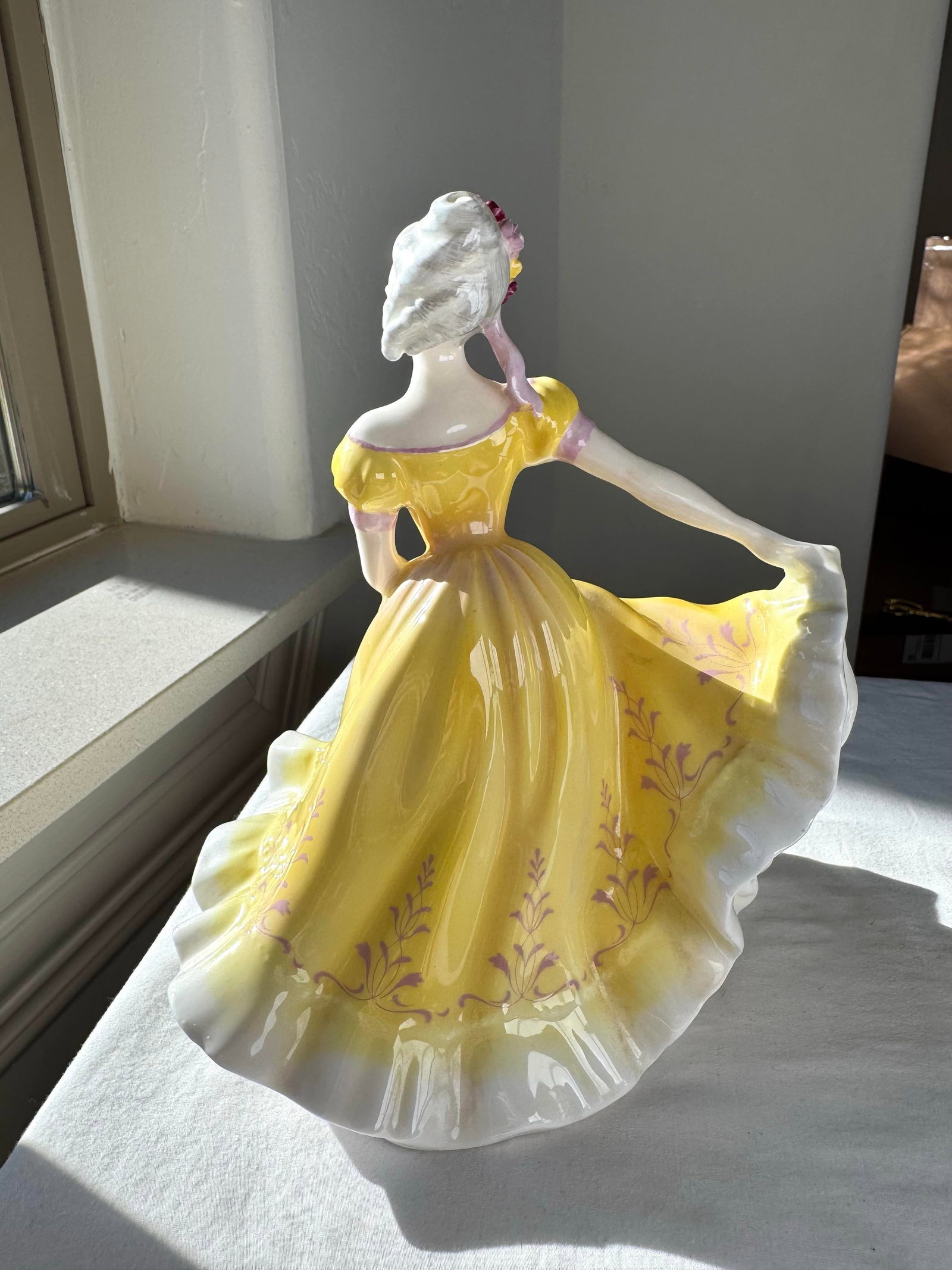 Mid 20th Century Royal Doulton Figurine ~ "Ninette" ~ Hn 2379 - 4