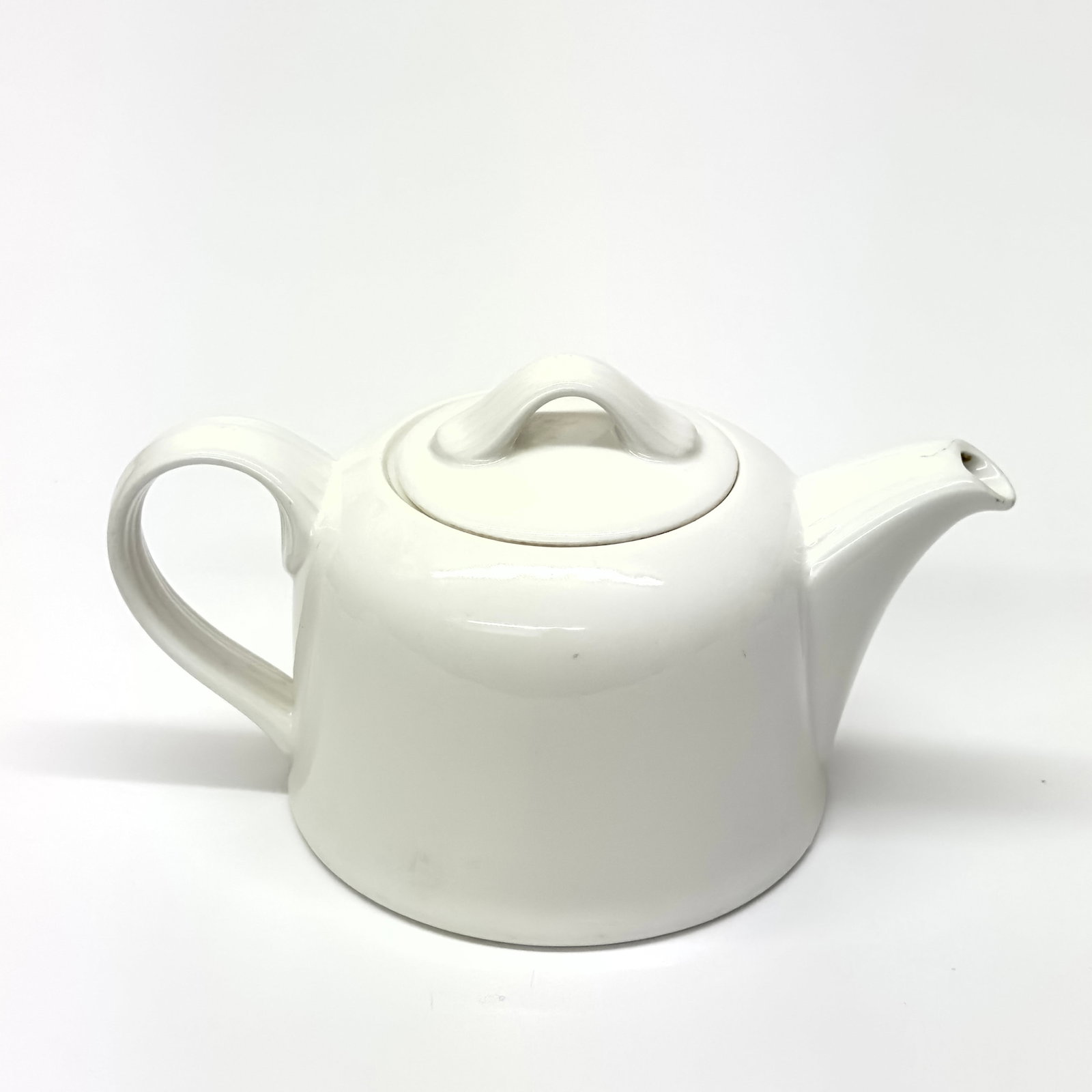Classic 2-Cup Bone China Adriana Teapot by Villeroy & Bosch, Circa 2000 - 2