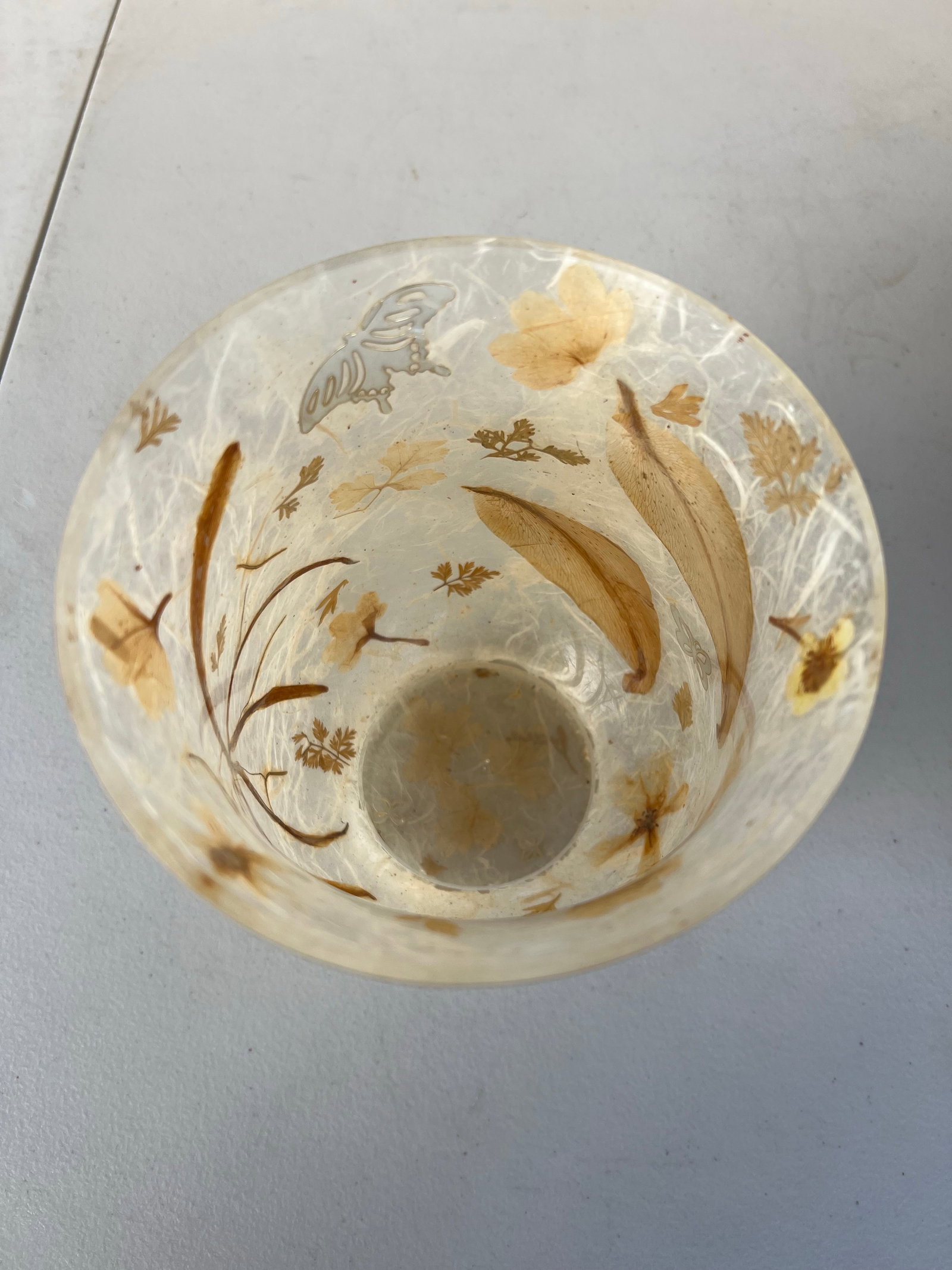 Vintage Glass Vase With Overlay Dried Flowers Signed - 7