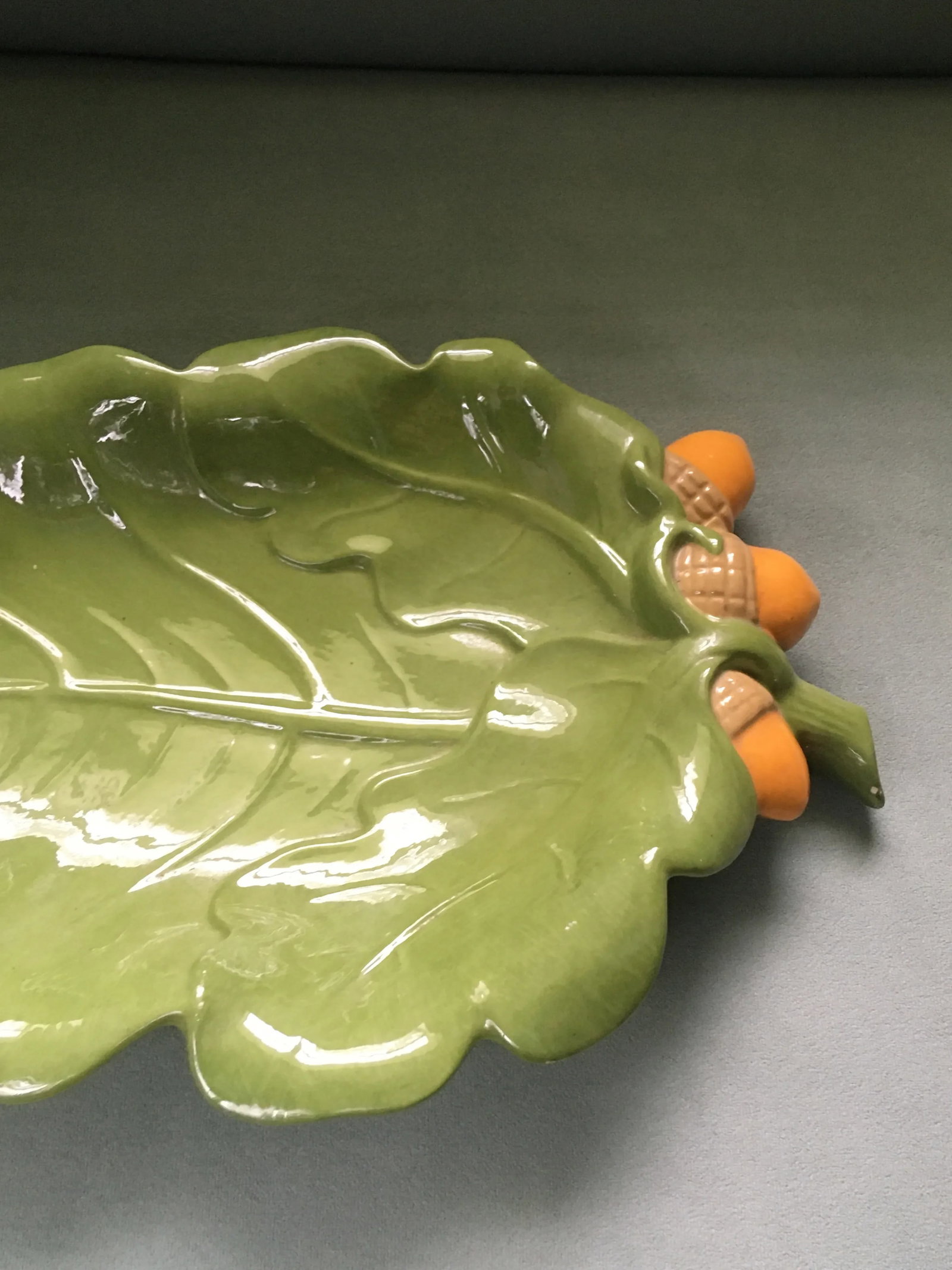 Vintage 1960s Green Leaf & Acorn Ceramic Dish - 11