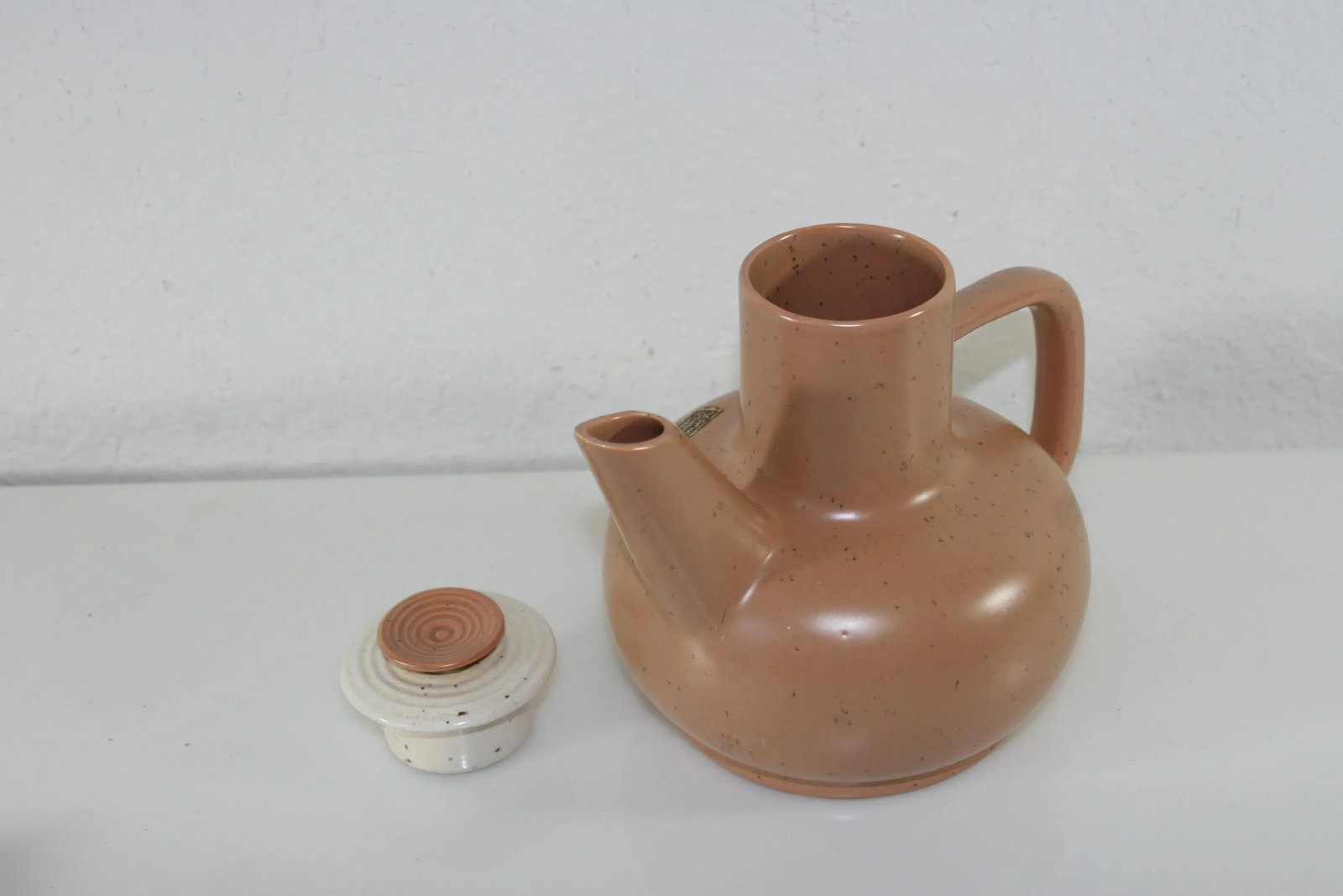 Vintage California Pottery a.c. Davey Handcrafted Tan & Ivory Carafe With Lid - 7