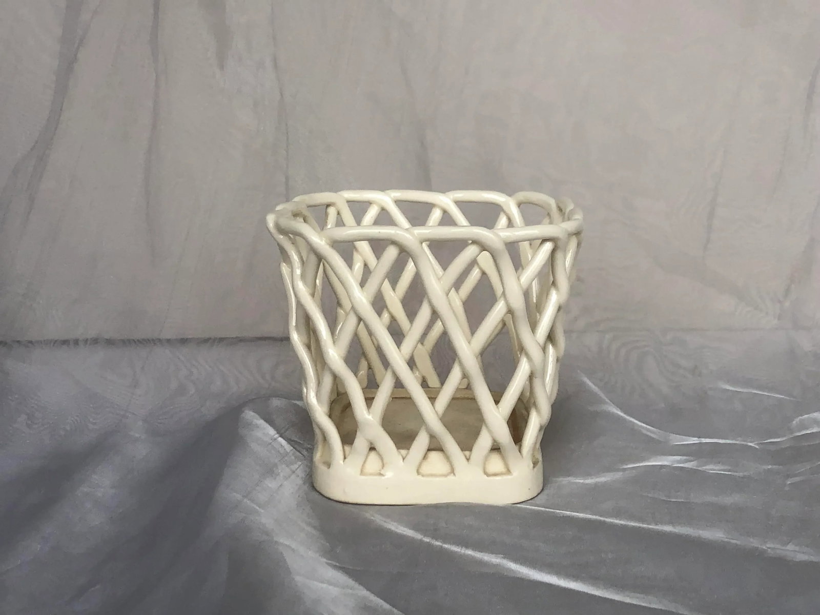 Vintage Woven Lattice Decorative Ceramic Basket Napkin Holder - 10