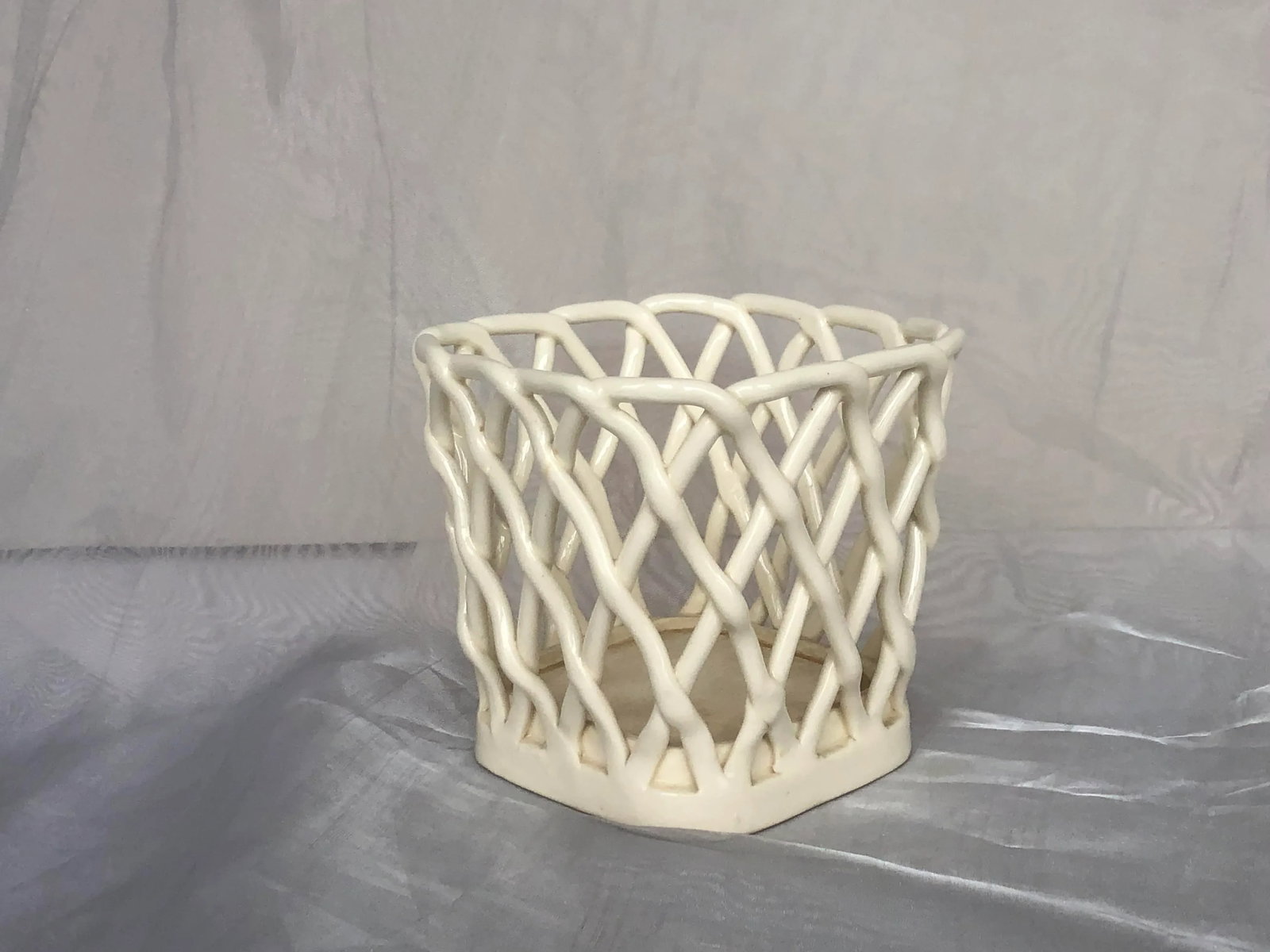 Vintage Woven Lattice Decorative Ceramic Basket Napkin Holder - 3