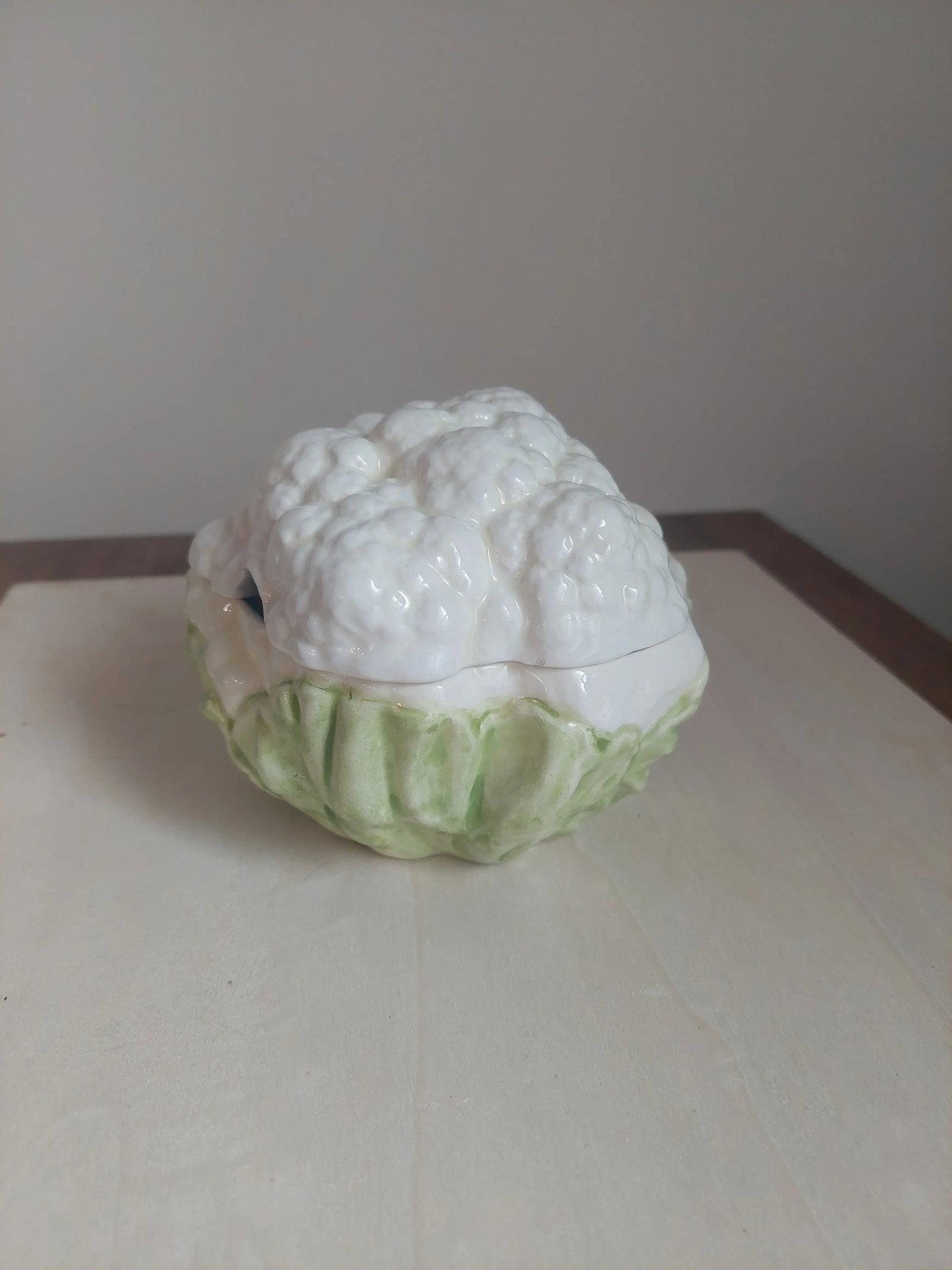 Late 20th Century Cauliflower Tromp l'Oiel Single Serve Covered Soup Bowl - 4