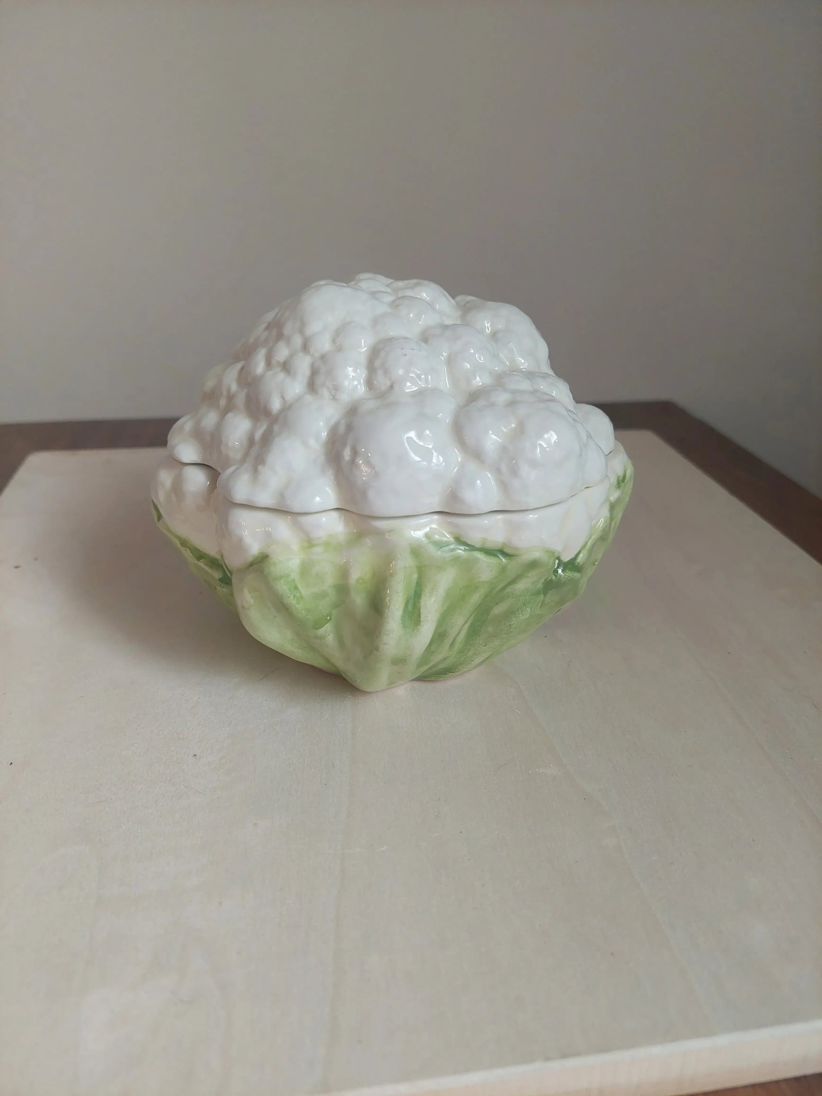 Late 20th Century Cauliflower Tromp l'Oiel Single Serve Covered Soup Bowl - 6