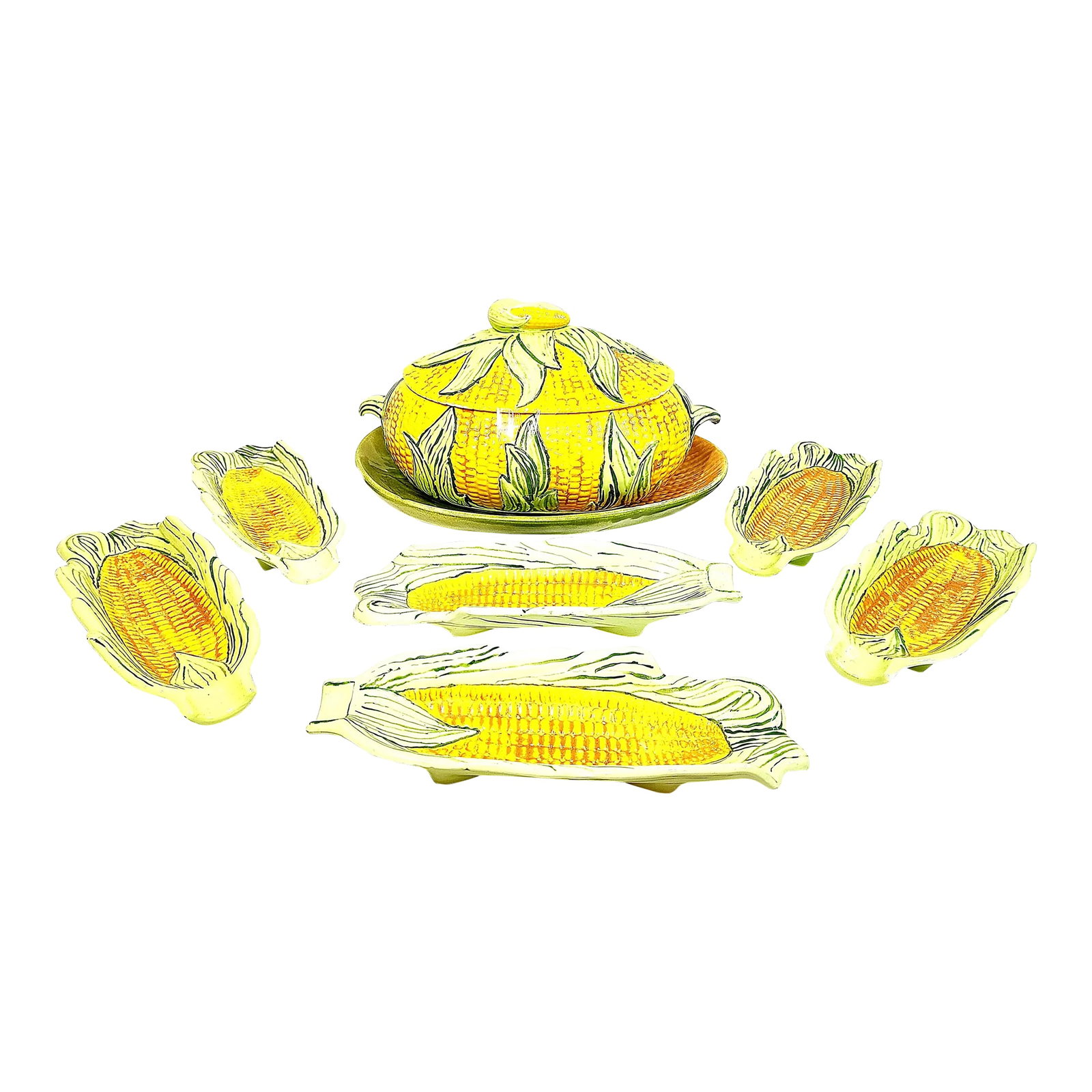 1950s Americana Nine Piece Corn Serving Set: Dish With 6 Corn Plates: A beautiful 1950s Serving Set for Six people that is of unknown origin due to the lack of any signature or branding. Only one little chip on the plate under the Serving dish; otherwise perfect