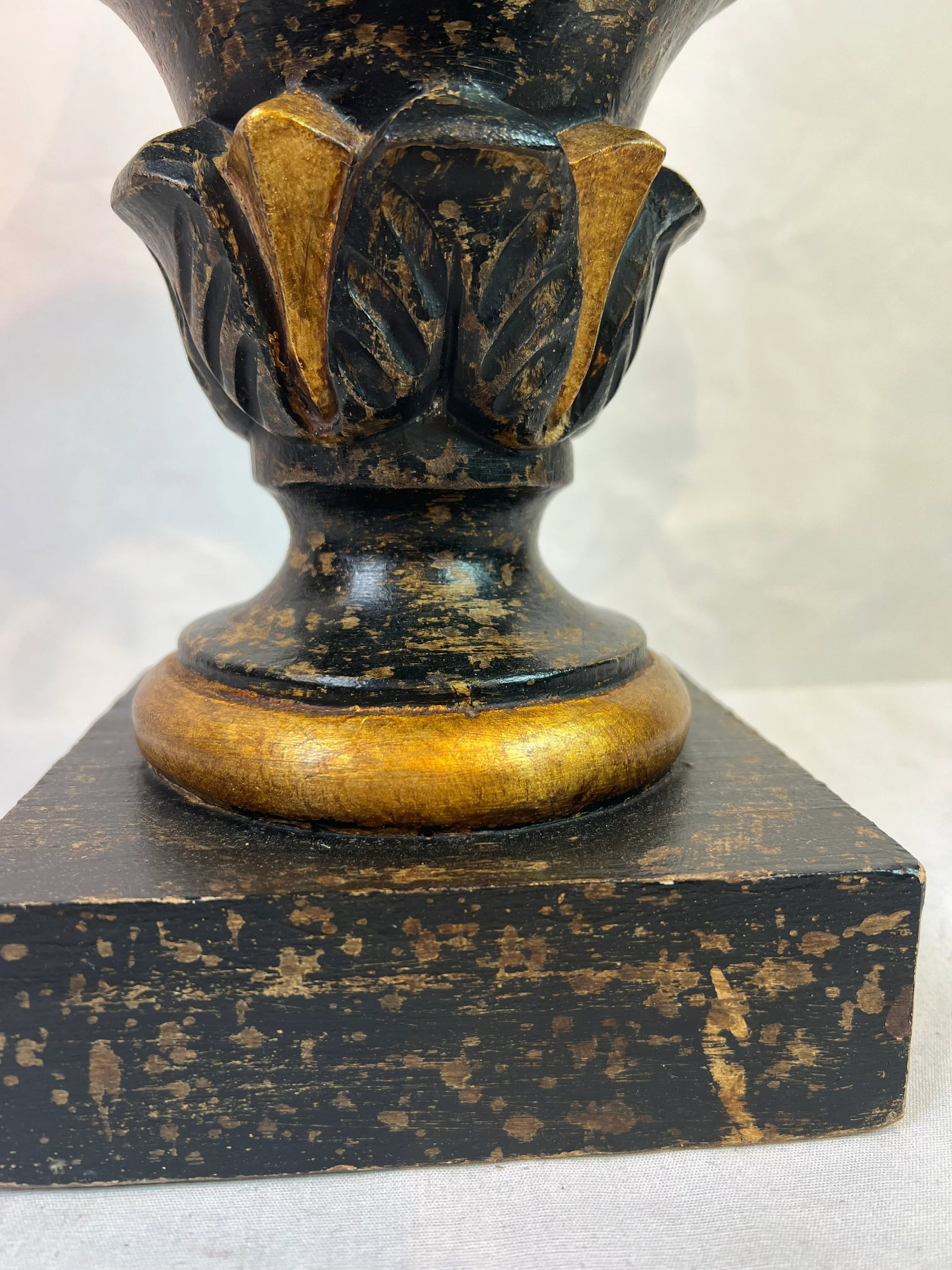 1990s Italian Wood Carved Lamp in Distressed Black Color - 6
