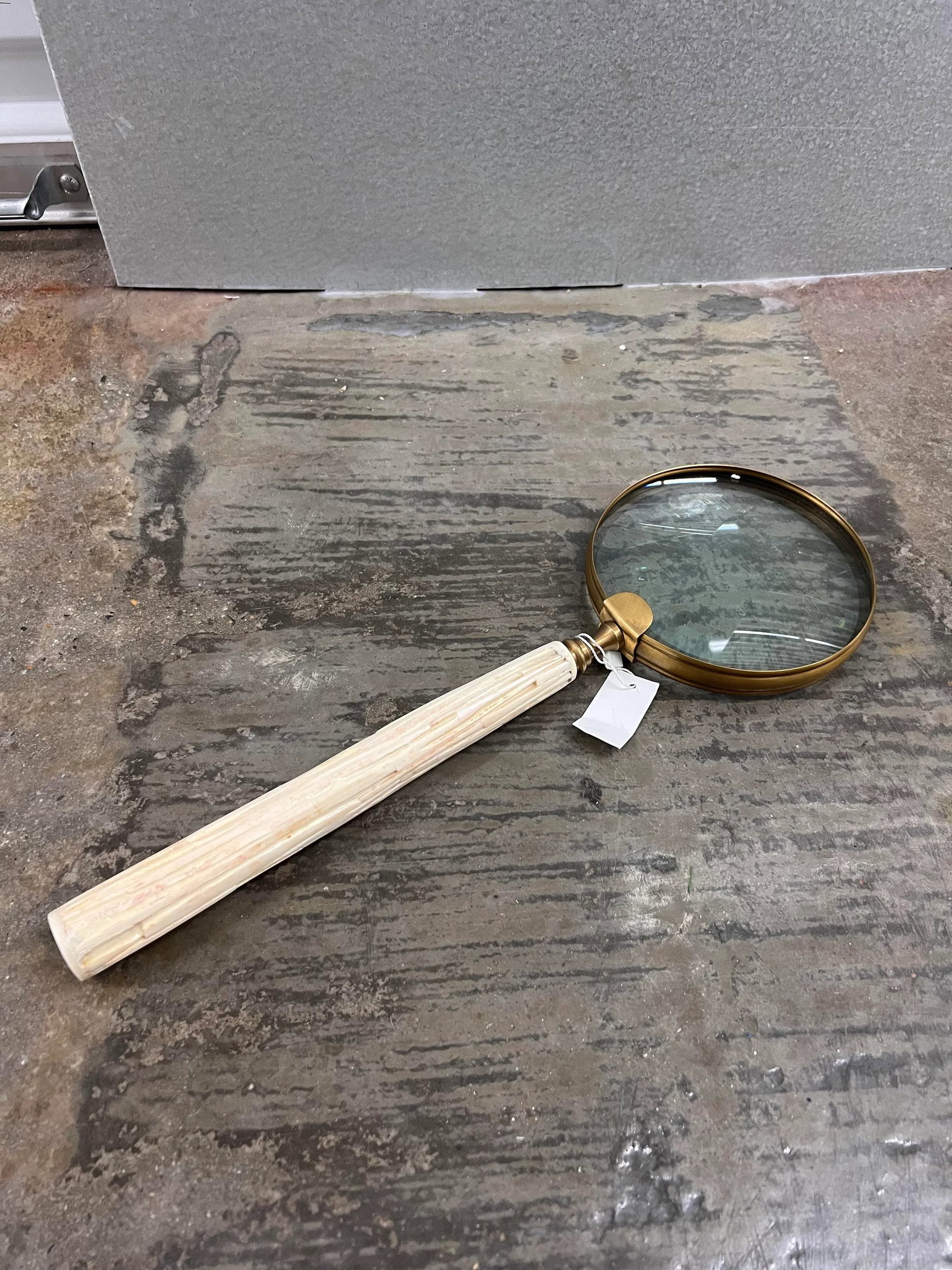 Global Views Magnifying Glass - 3