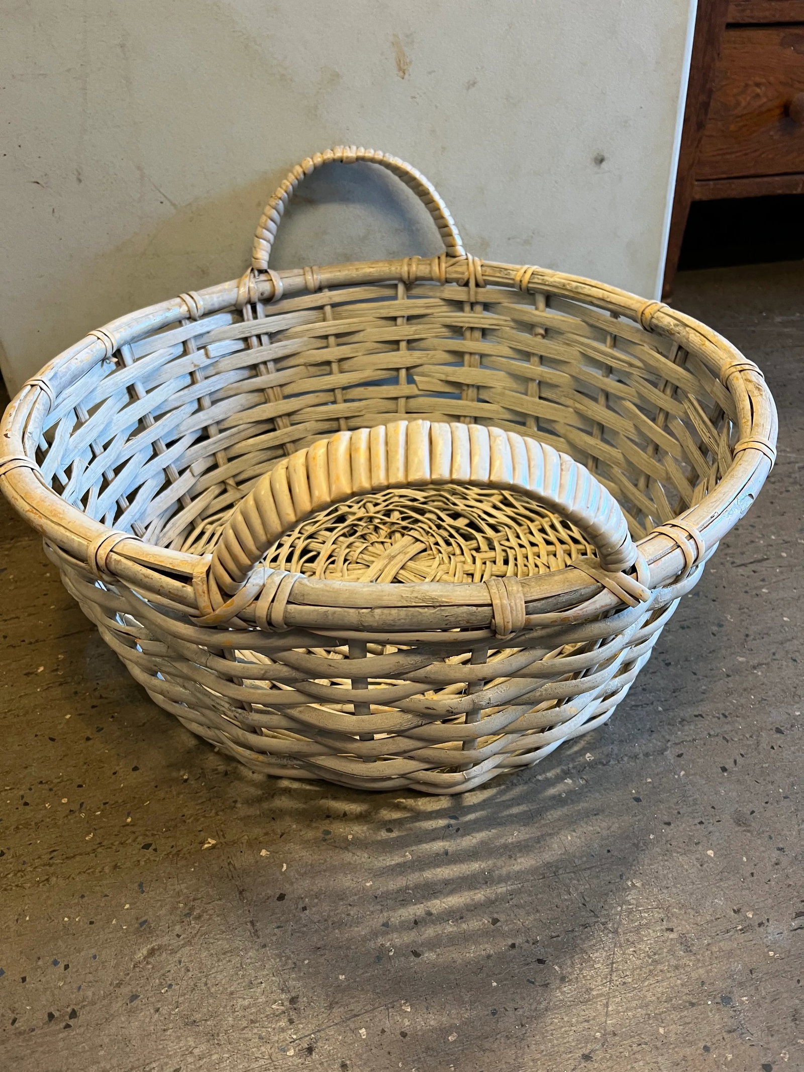 20th Century Large Round Wicker Basket - 2