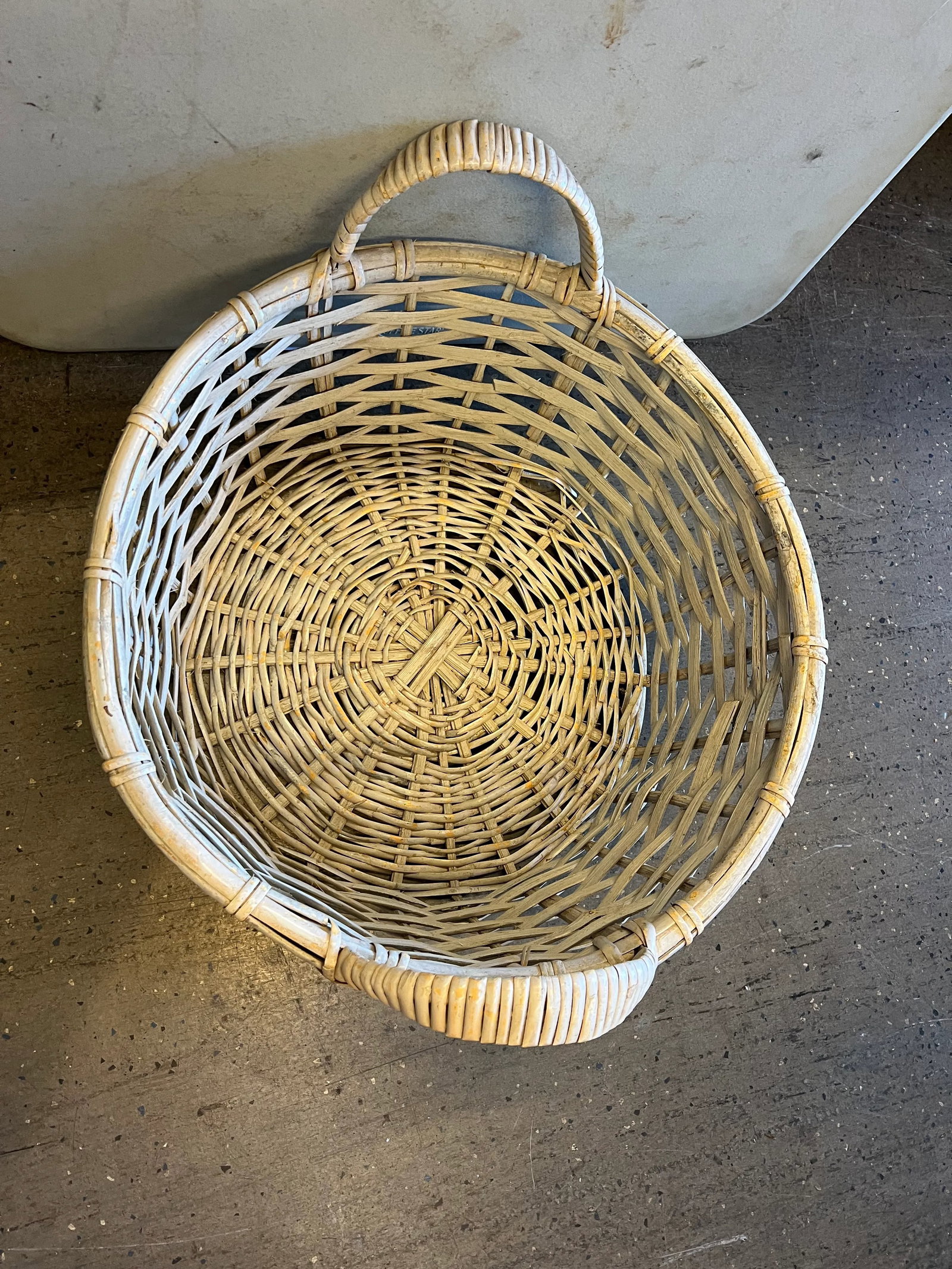 20th Century Large Round Wicker Basket - 5