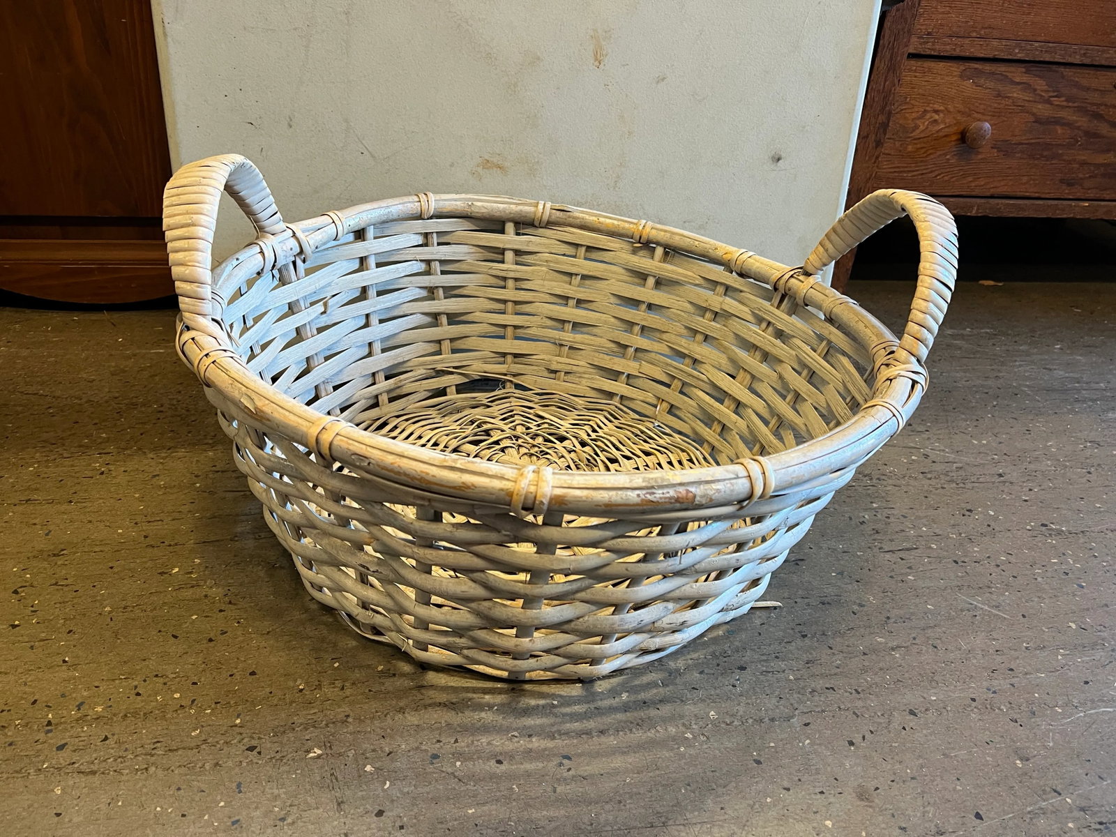 20th Century Large Round Wicker Basket - 7