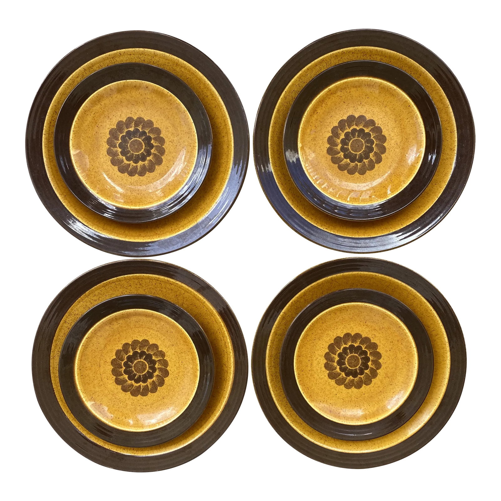 1970s Homer Laughlin, Apollo, Stoneware, Dinner Plates and Salad Plates Set- 8 Pieces: Set of 4 dinner and 4 salad plates by Homer Laughlin. Pattern is Apollo. Hearthside, brown rim and design on amber colored background. *Please note: -Items used as photo props are not included with