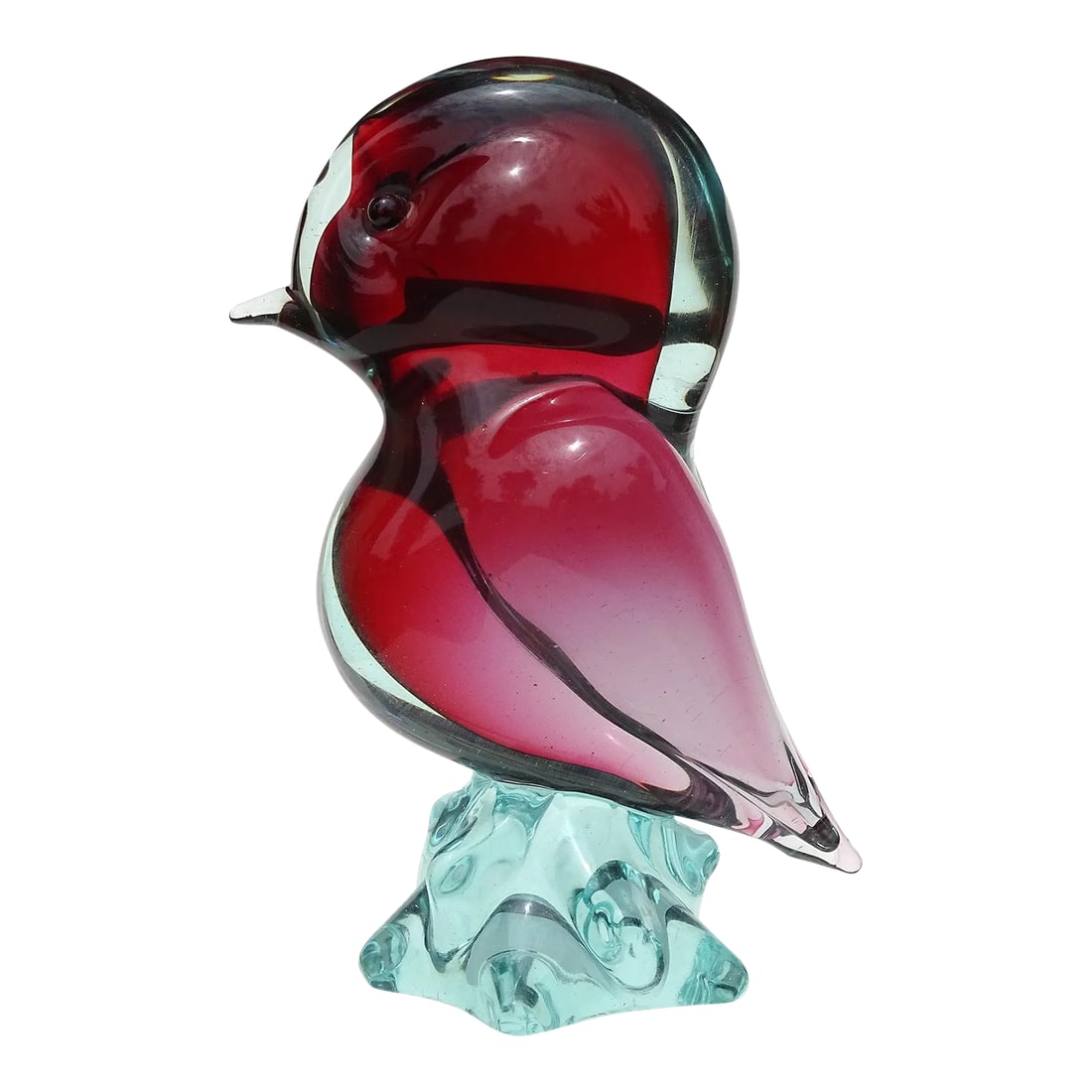 Seguso Murano Vintage Sommerso Red Light Blue Italian Art Glass Bird Figure Sculpture on Base: Beautiful vintage Murano hand blown Sommerso light sky blue over deep red Italian art glass bird figure on rock base. Attributed to designer Archimede Seguso, and similar to earlier Seguso Vetri d'Art