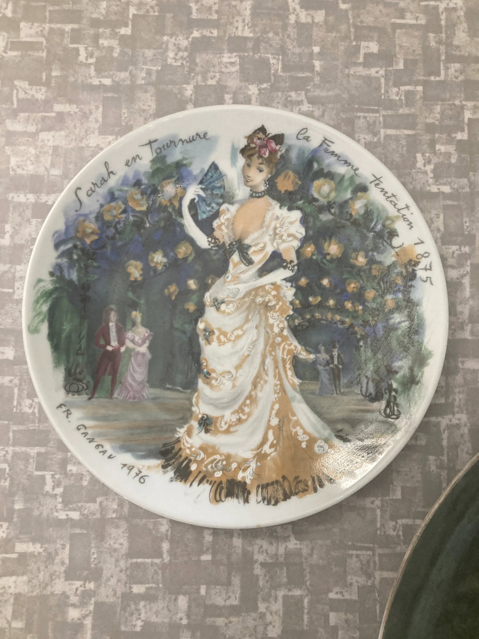 1970s Female Figural Decorative Plates, Set of 4 - 3