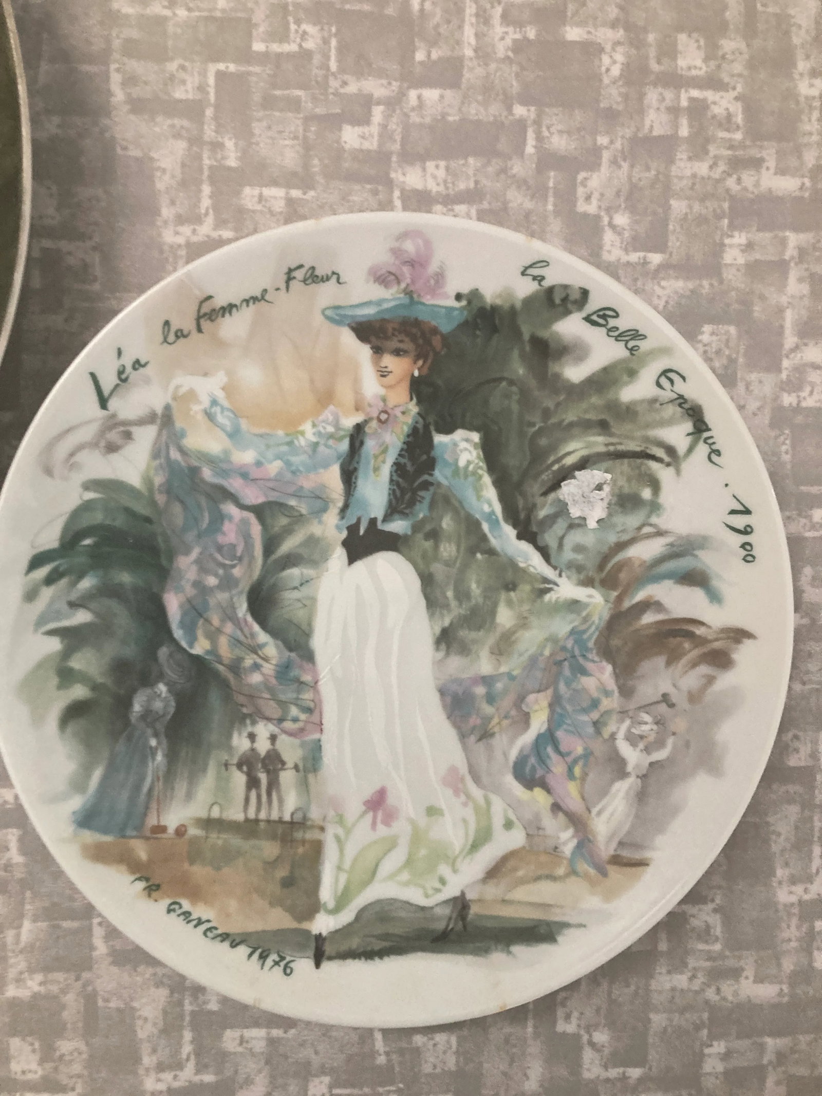 1970s Female Figural Decorative Plates, Set of 4 - 4