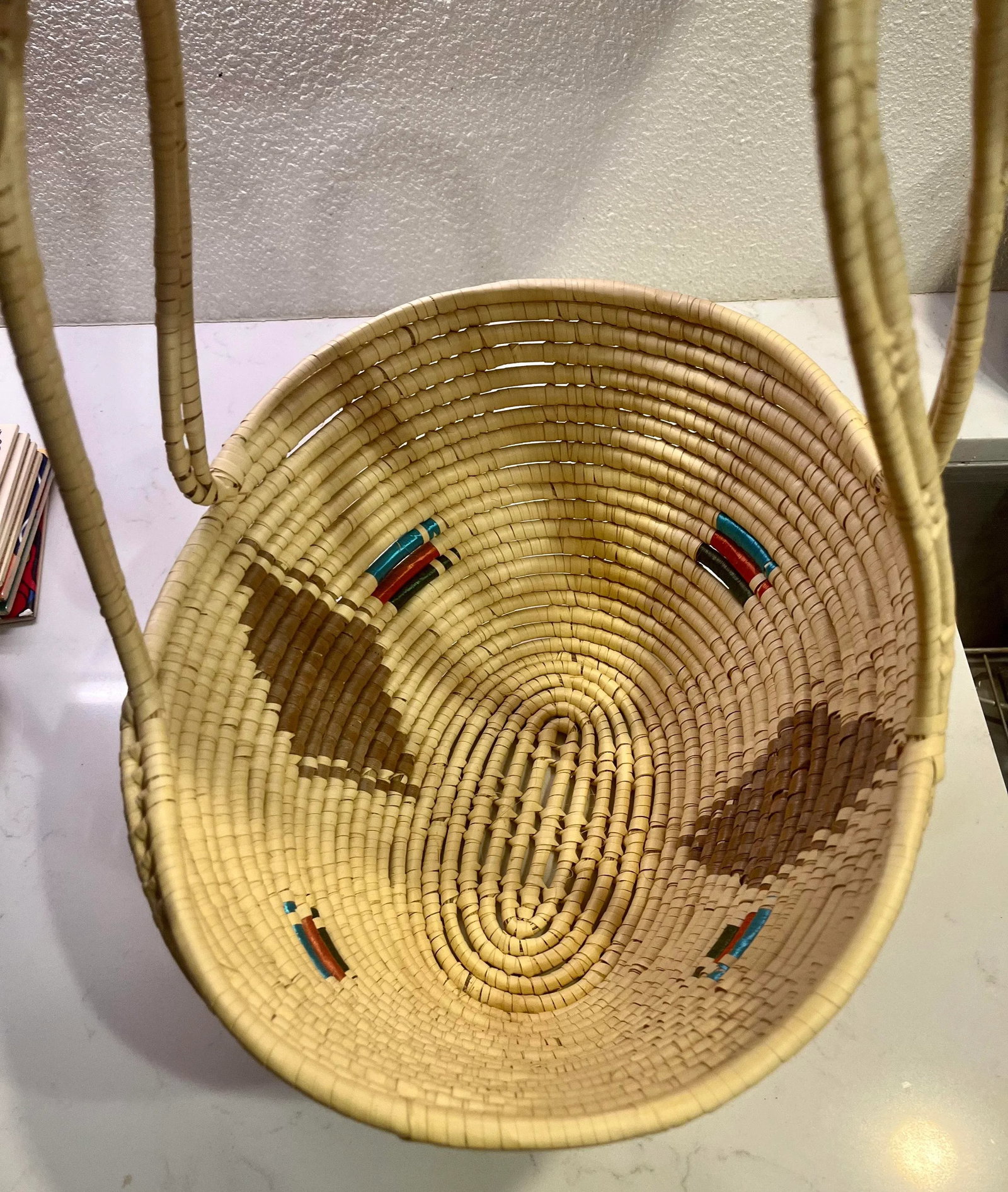 Vintage Woven Basket With Fitted Lid and Handles - 5