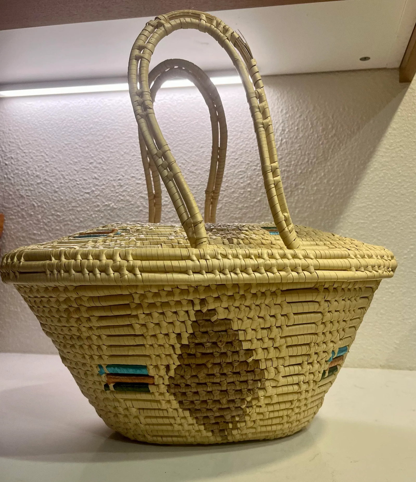Vintage Woven Basket With Fitted Lid and Handles - 6