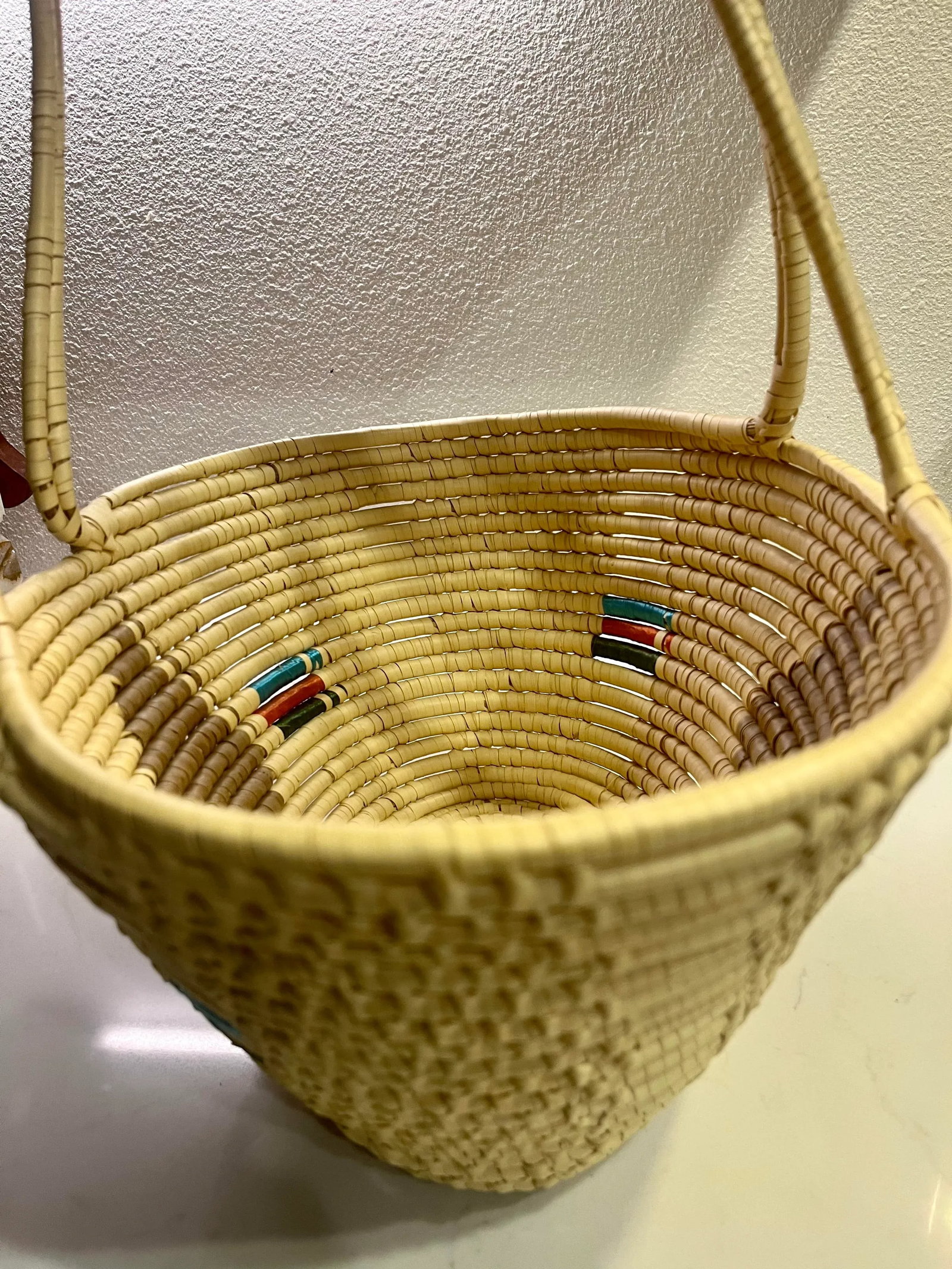 Vintage Woven Basket With Fitted Lid and Handles - 8