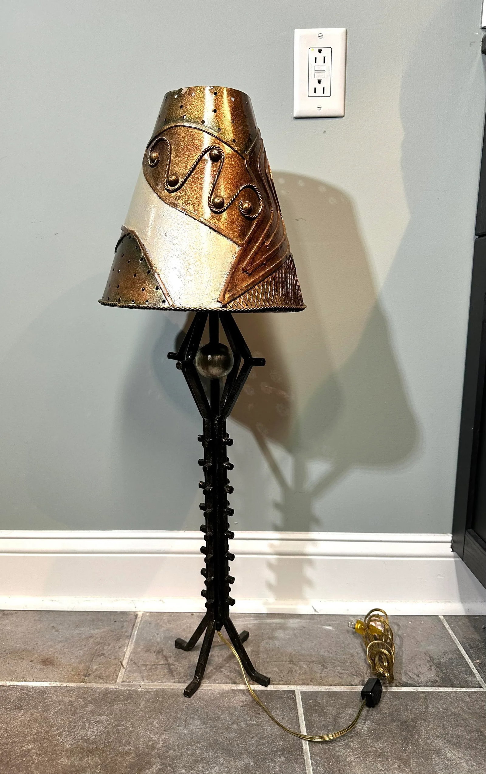 1990s Postmodern Leeazanne Metallic Black Spiked Table Lamp With Artisan Shade - 2