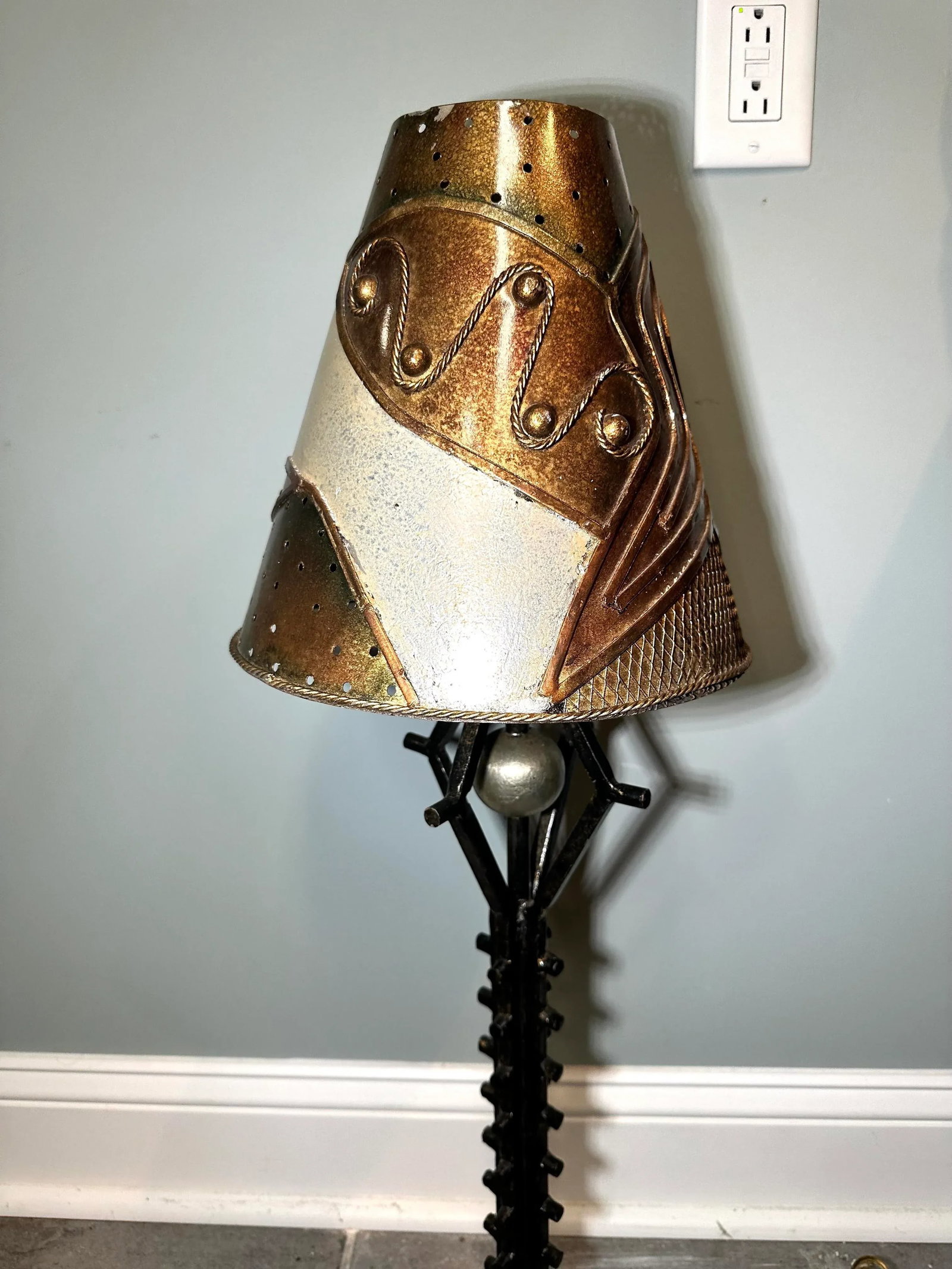 1990s Postmodern Leeazanne Metallic Black Spiked Table Lamp With Artisan Shade - 5