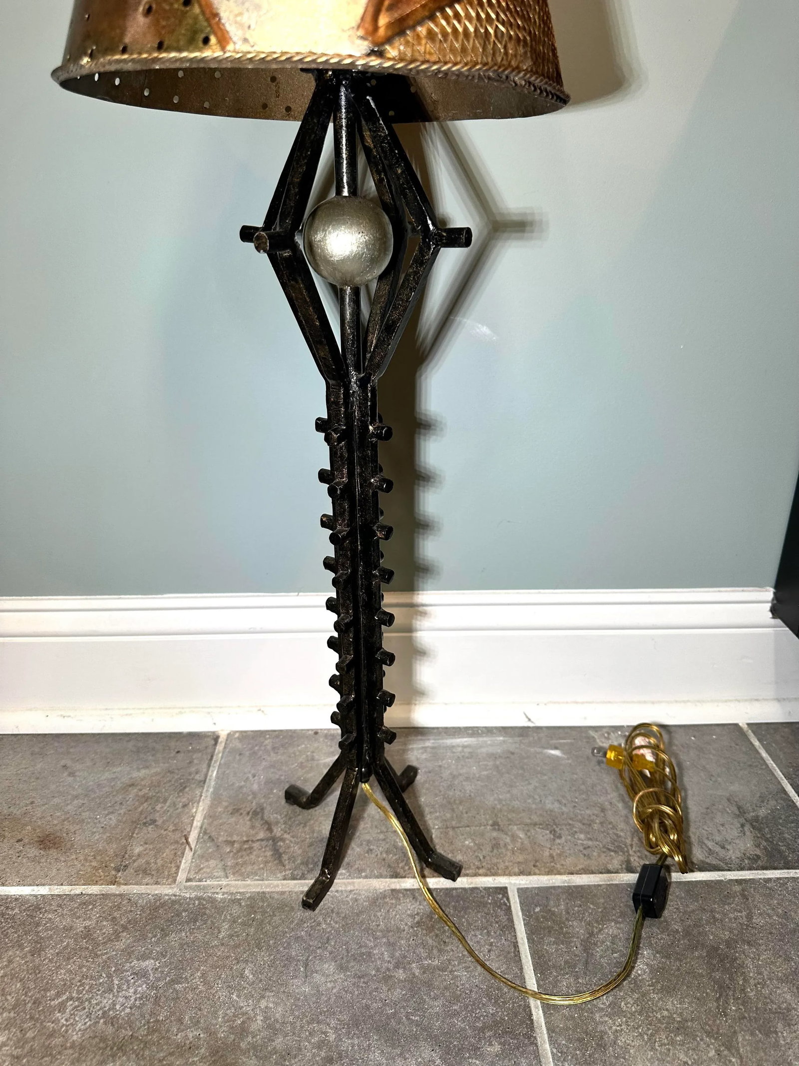 1990s Postmodern Leeazanne Metallic Black Spiked Table Lamp With Artisan Shade - 6