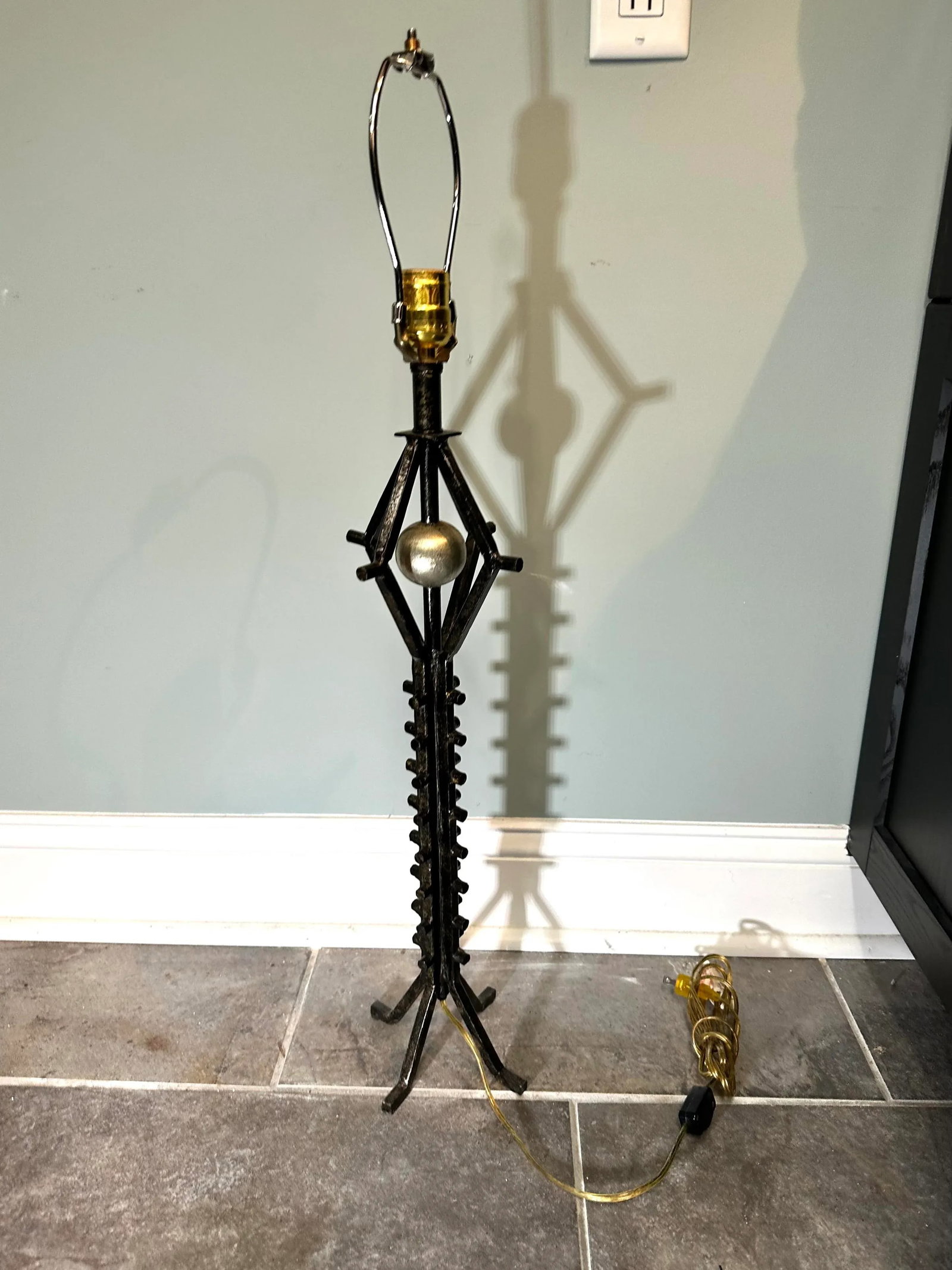 1990s Postmodern Leeazanne Metallic Black Spiked Table Lamp With Artisan Shade - 7