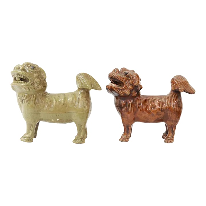 Pair of Vintage Chinese Ceramic Foo Lion Guardian Sculptures With Incense Holders: Pair of Vintage Chinese Ceramic Foo Lion Guardian Sculptures with Incense Holders A striking pair of vintage Chinese ceramic Foo Lion (Guardian Lion) sculptures, each beautifully modeled in a