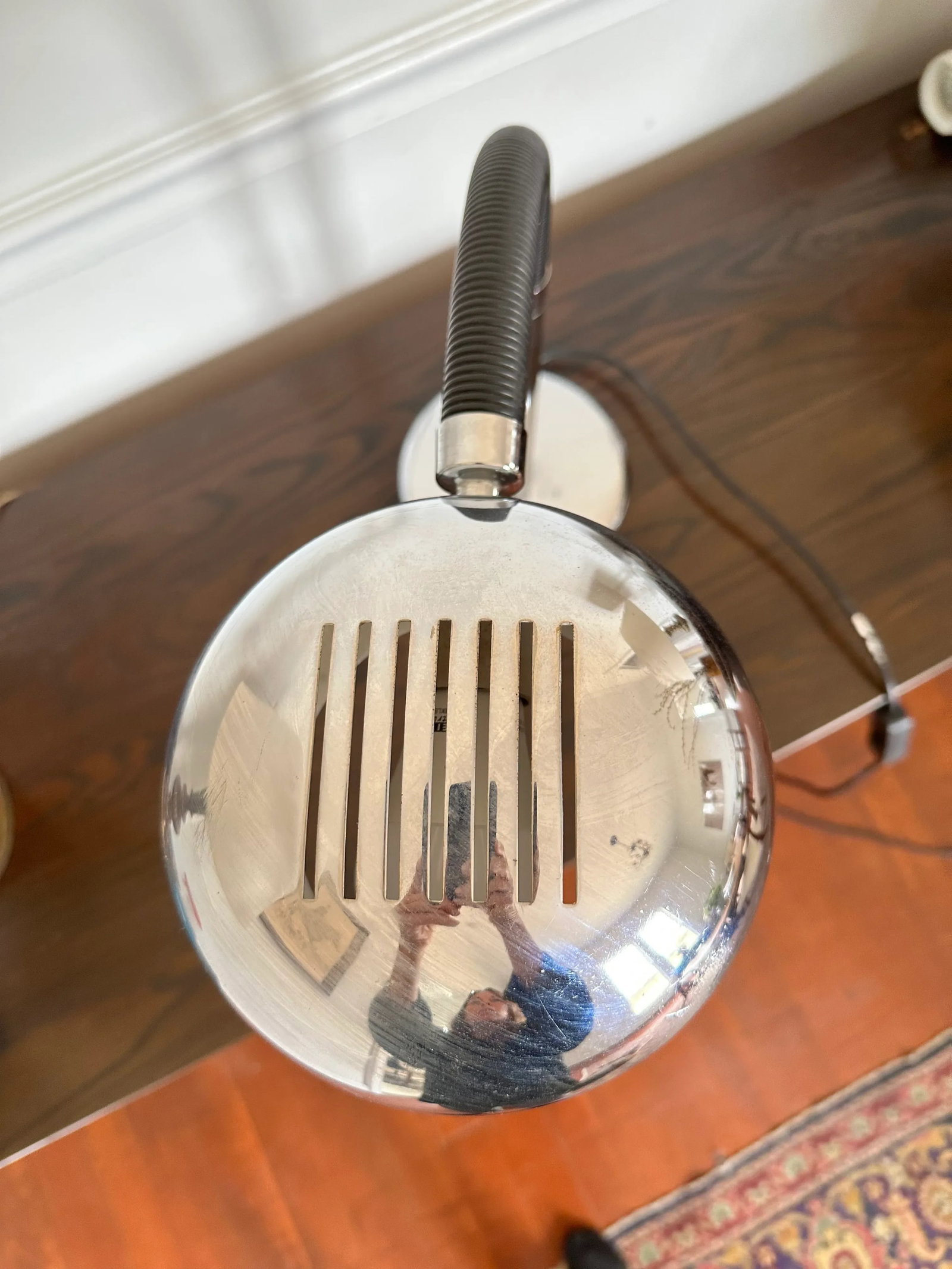 French Mid-Century Chrome and Adjustable Plastic Arm Desk Lamp - 4