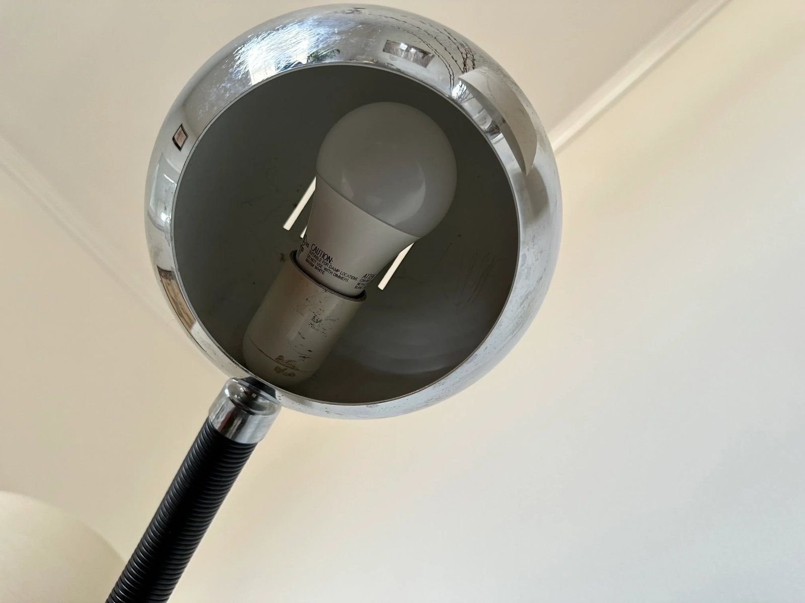 French Mid-Century Chrome and Adjustable Plastic Arm Desk Lamp - 6