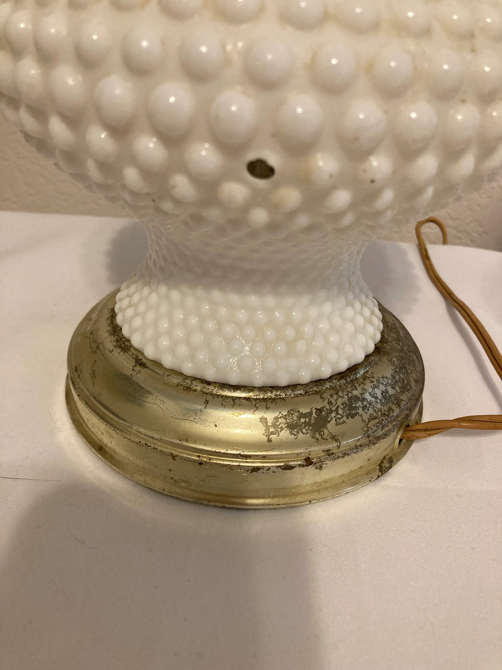 Vintage 1950s Milk Glass Hobnail Mismatched Lamps, Set of 2 - 7