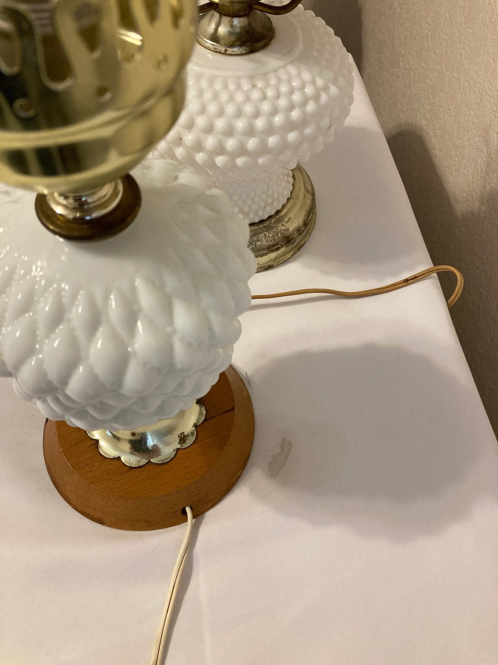 Vintage 1950s Milk Glass Hobnail Mismatched Lamps, Set of 2 - 9