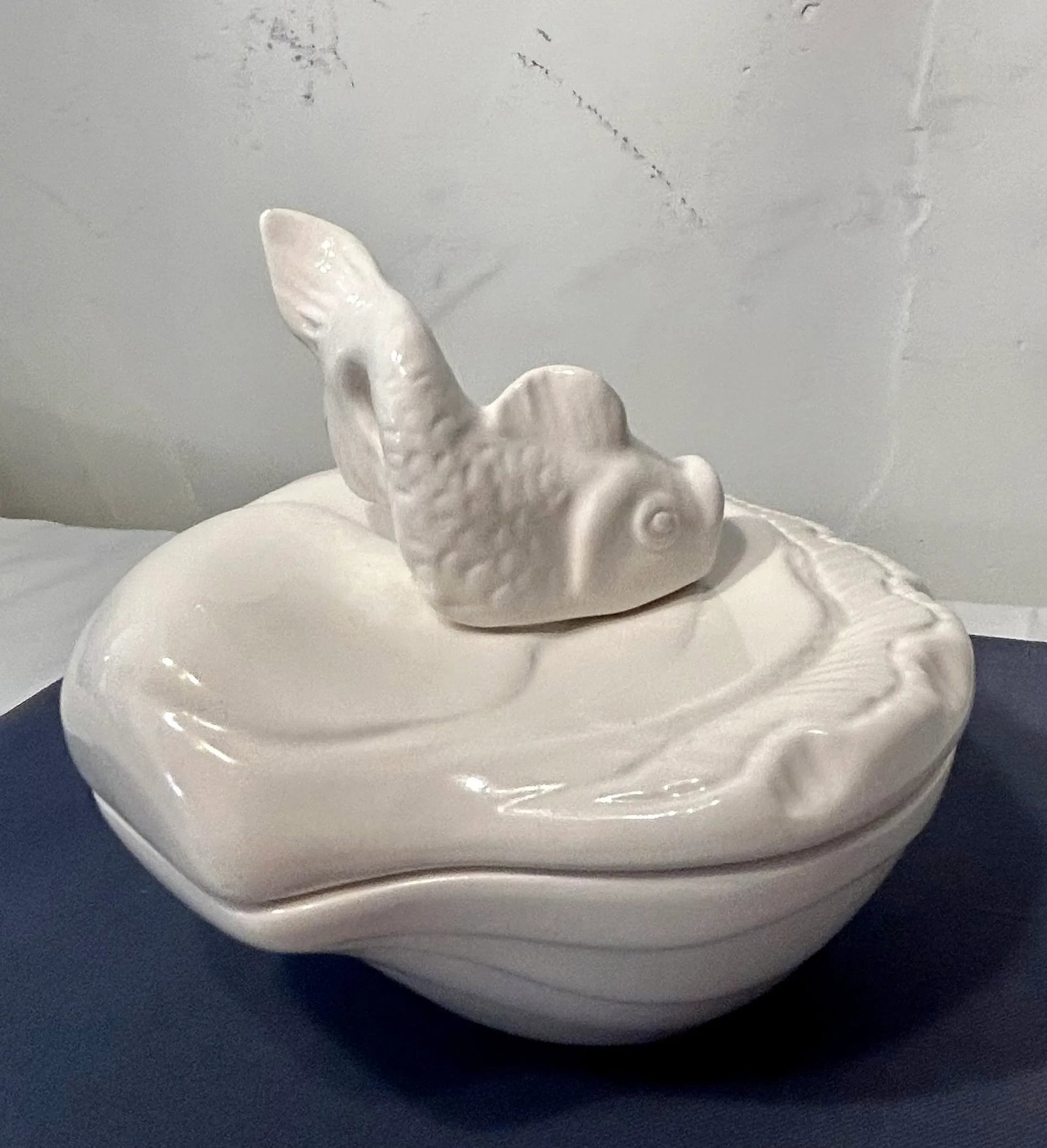 Vintage White Seashell Ceramic Dish With Koi Fish Handled Lid - 6