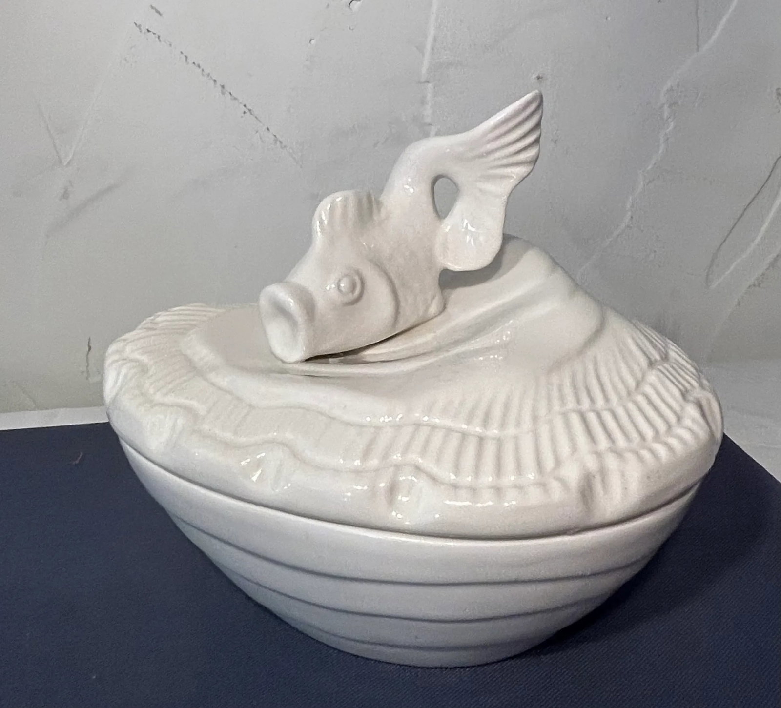 Vintage White Seashell Ceramic Dish With Koi Fish Handled Lid - 7